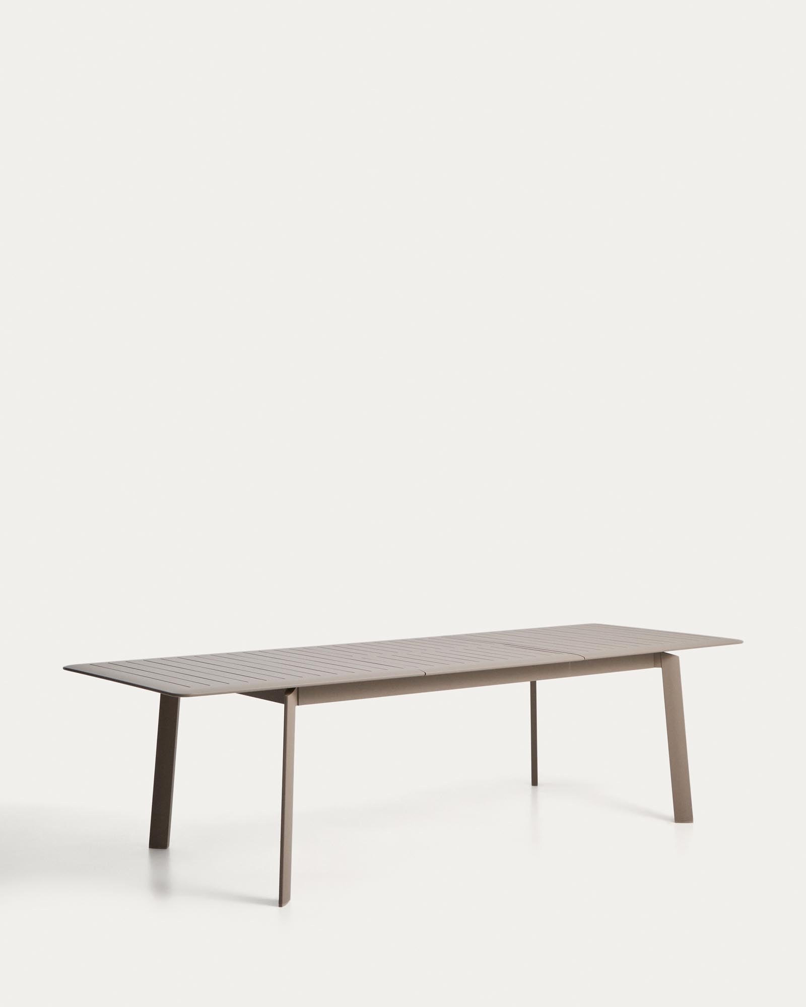 Moderner, ausziehbarer Gartentisch Brela in Taupe, 205 cm auf 287 cm erweiterbar, perfekt für gesellige Gartenabende.