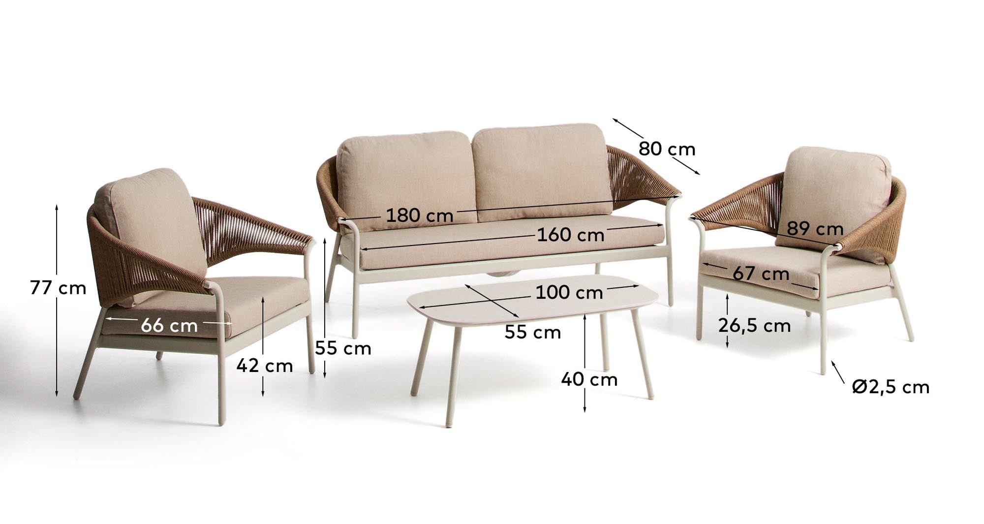 Modernes Loungeset Zuara, bestehend aus einem komfortablen 3-Sitzer-Sofa, zwei eleganten Sesseln und einem Tisch aus ecrufarbenem Aluminium und braunem Synthetikseil.