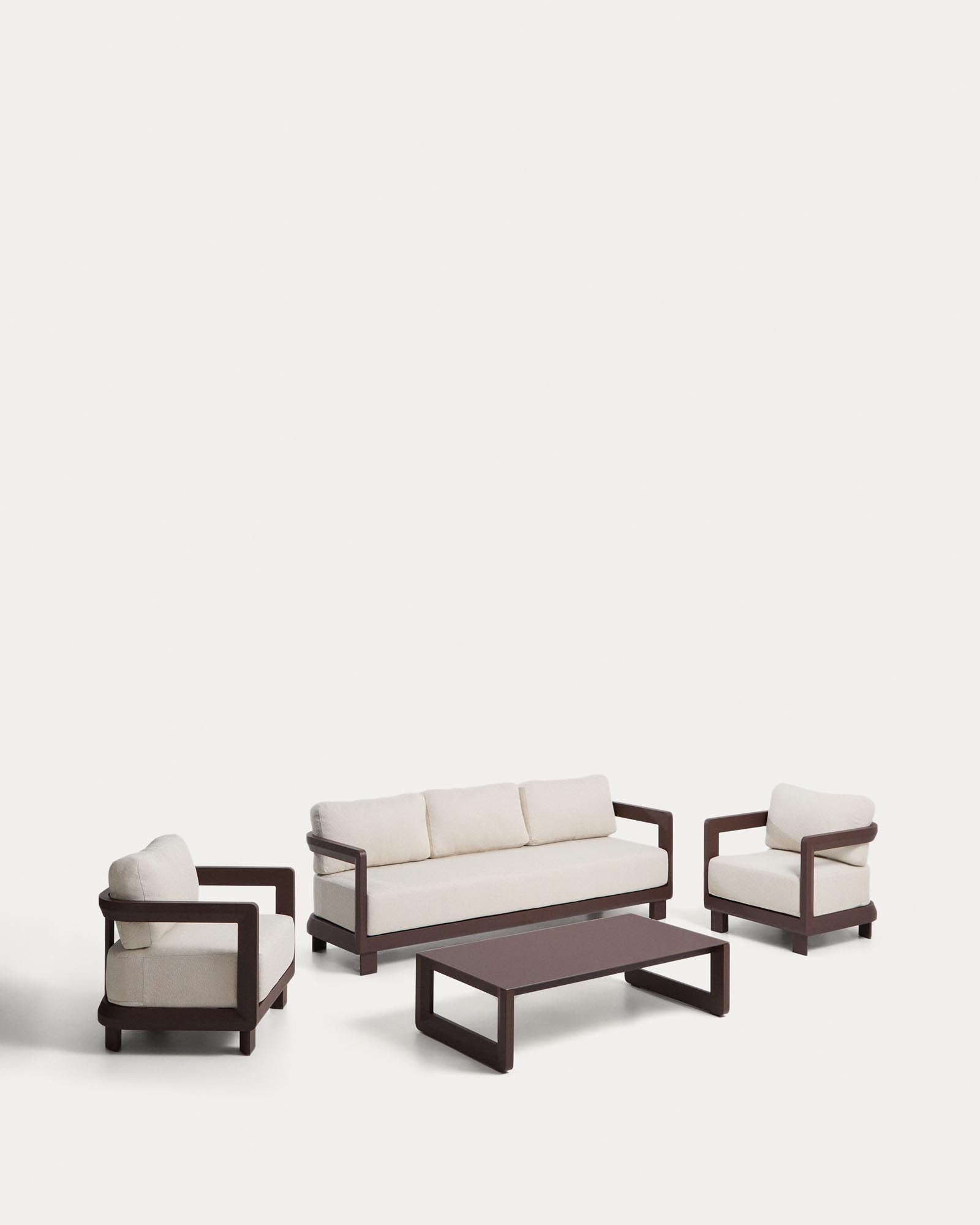Set Nerano mit 3-Sitzer-Sofa, 2 Sesseln und Couchtisch aus gehärtetem Glas und braunem Aluminium in Braun präsentiert im Onlineshop von KAQTU Design AG. Loungeset ist von Kave Home