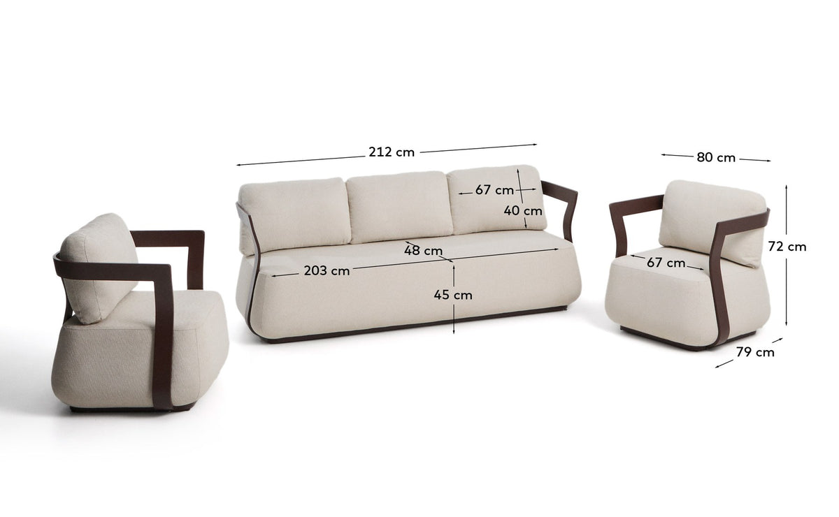 Braunes Loungeset Tamaris von Kave Home mit 3-Sitzer-Sofa und zwei Sesseln aus Aluminium, Sitzkissen in Beige, für Innen- und Aussenbereich.