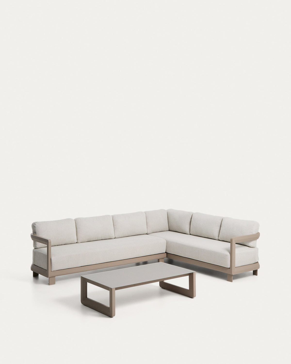 Set Nerano mit 5-Sitzer-Ecksofa und Couchtisch aus gehärtetem Glas und Aluminium in Taupe in Taupe, Beige, Ecru präsentiert im Onlineshop von KAQTU Design AG. Loungeset ist von Kave Home