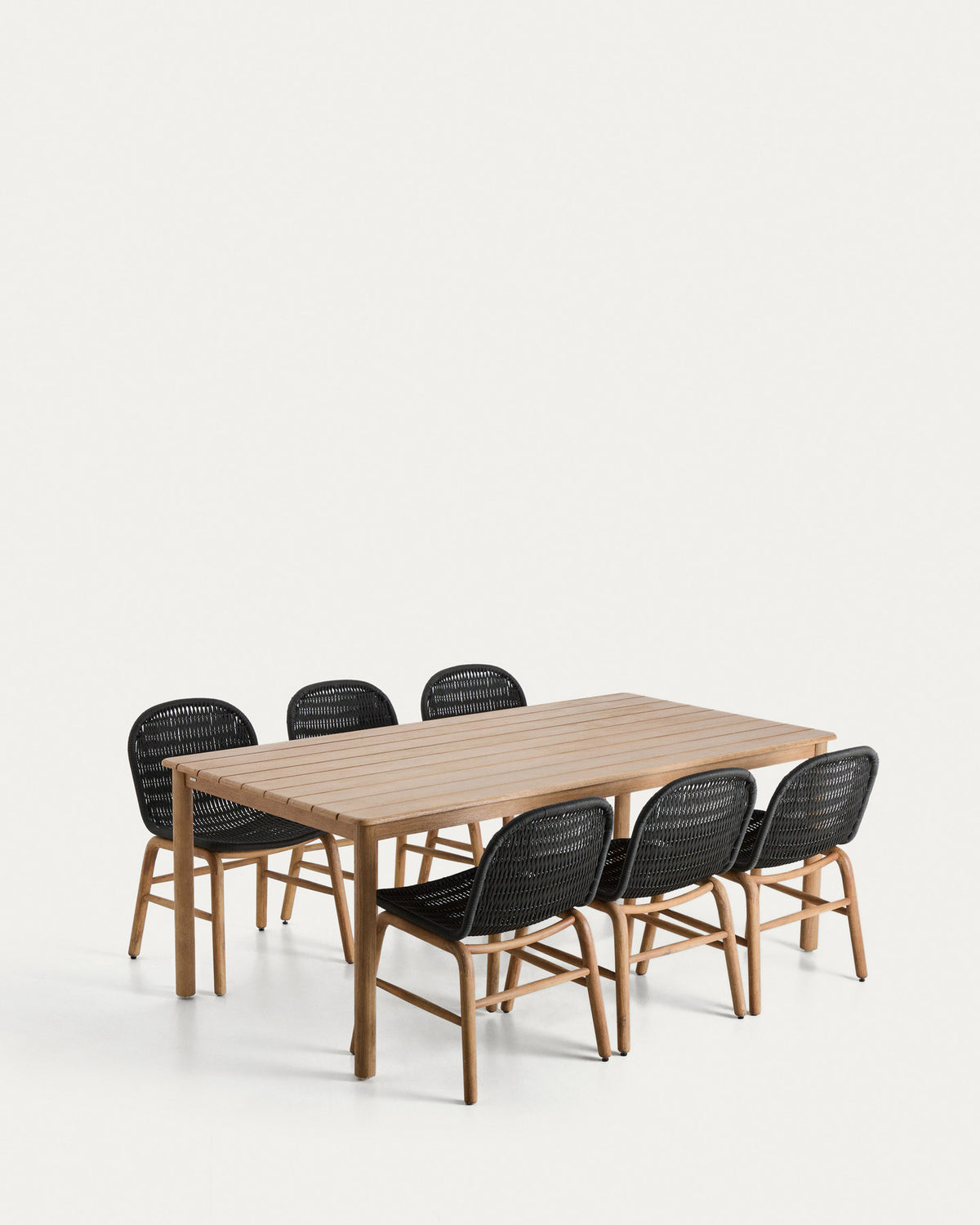 Set mit Tisch Sori aus massivem Akazienholz und 6 Stühlen Alipa aus massivem Akazienholz und graphitgrauem Seil, 200 x 100 cm FSC 100 % in Braun, Graphit präsentiert im Onlineshop von KAQTU Design AG. Loungeset ist von Kave Home