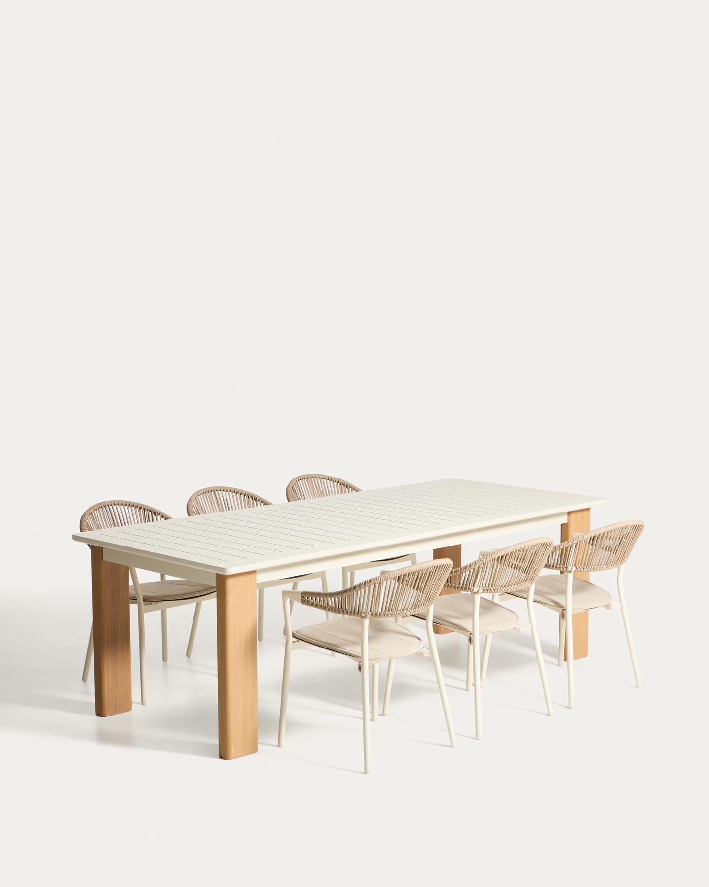 Set Ausziehtisch Livorno aus Aluminium in Ecru, Beine in Holzoptik, 6 Stühle Alimia aus Aluminium in Ecru und Synthetikseil Beige, 233 (350) x 100 cm in Ecru präsentiert im Onlineshop von KAQTU Design AG. Loungeset ist von Kave Home
