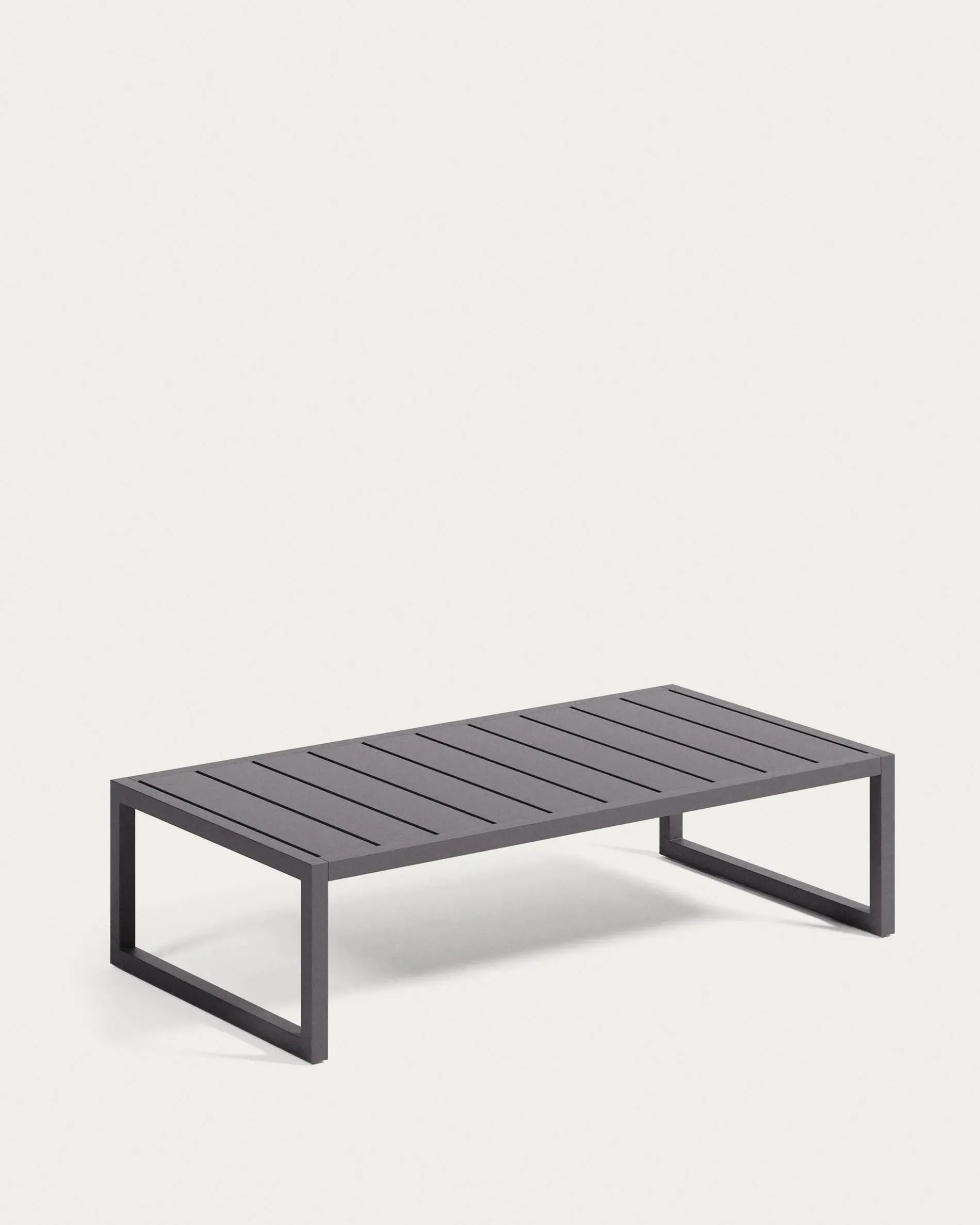 3D-Modell eines modernen, wetterfesten Couchtischs aus schwarzem Aluminium, 60x114 cm, für stilvolle Outdoor-Bereiche.