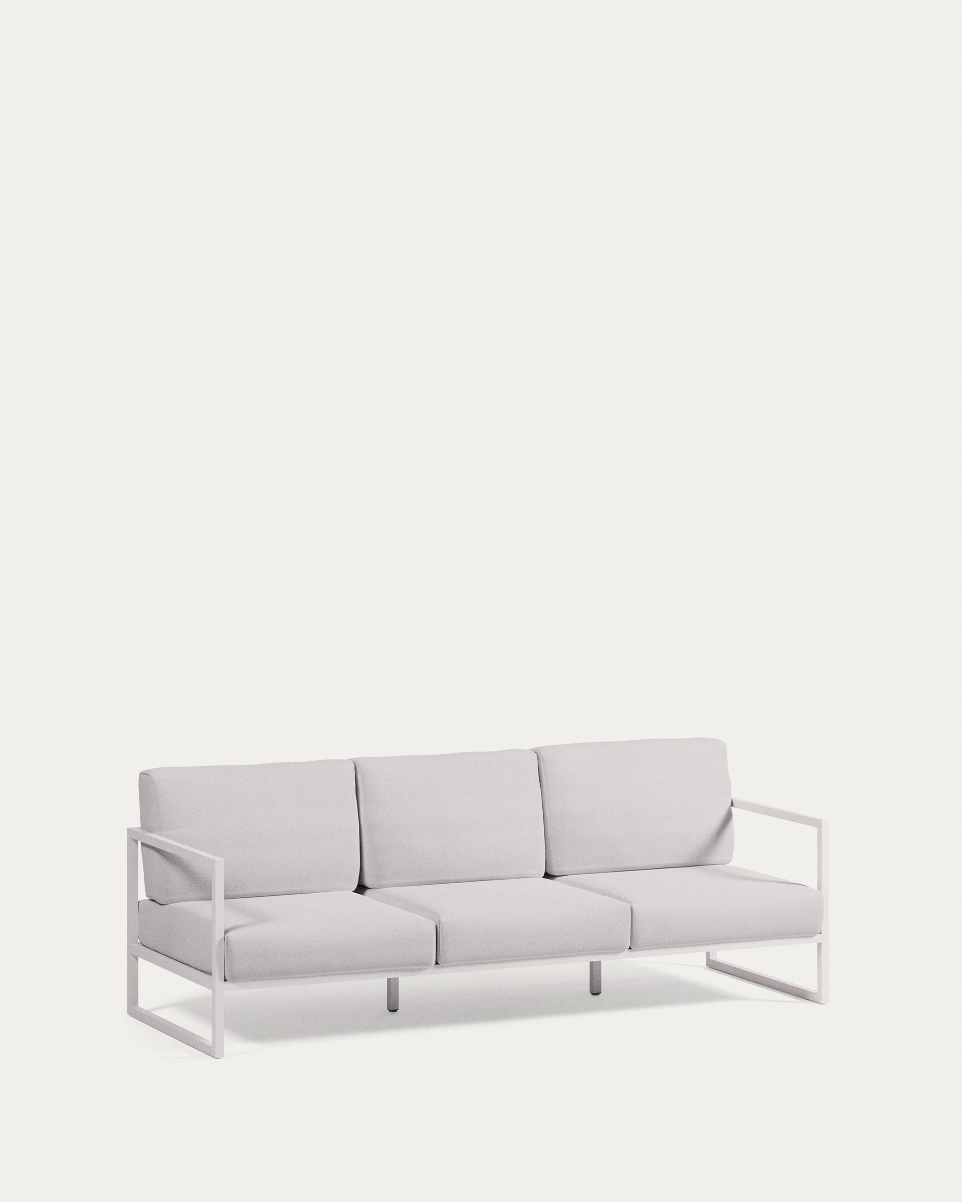Comova 3-Sitzer-Sofa 100% weiß und Aluminium weiß 222 cm in Weiß präsentiert im Onlineshop von KAQTU Design AG. Loungesofa ist von Kave Home