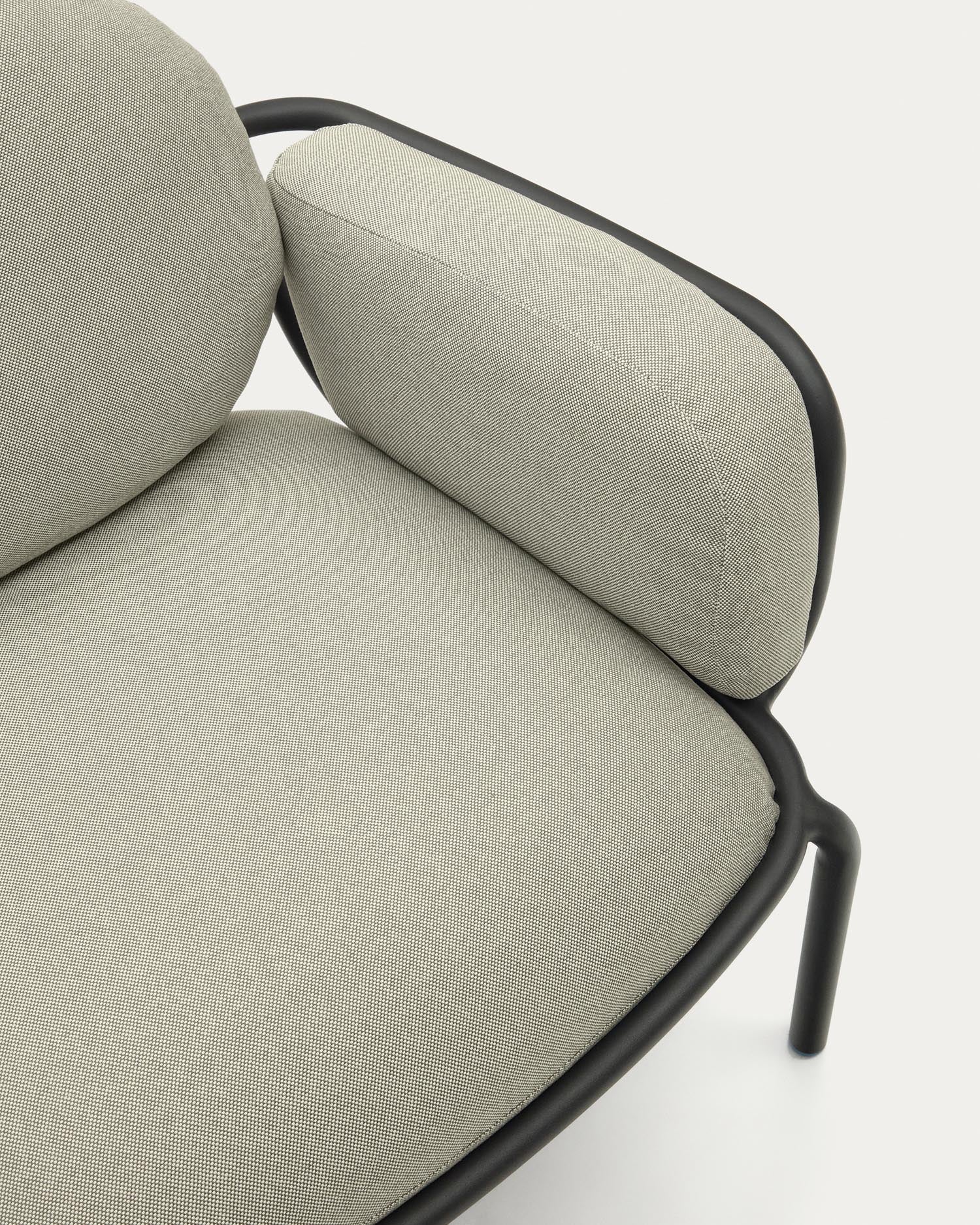 Outdoor-Sessel Joncols mit Bezug in Beige aus Aluminium mit grau lackiertem Finish in Grau präsentiert im Onlineshop von KAQTU Design AG. Outdoor-Sessel ist von Kave Home
