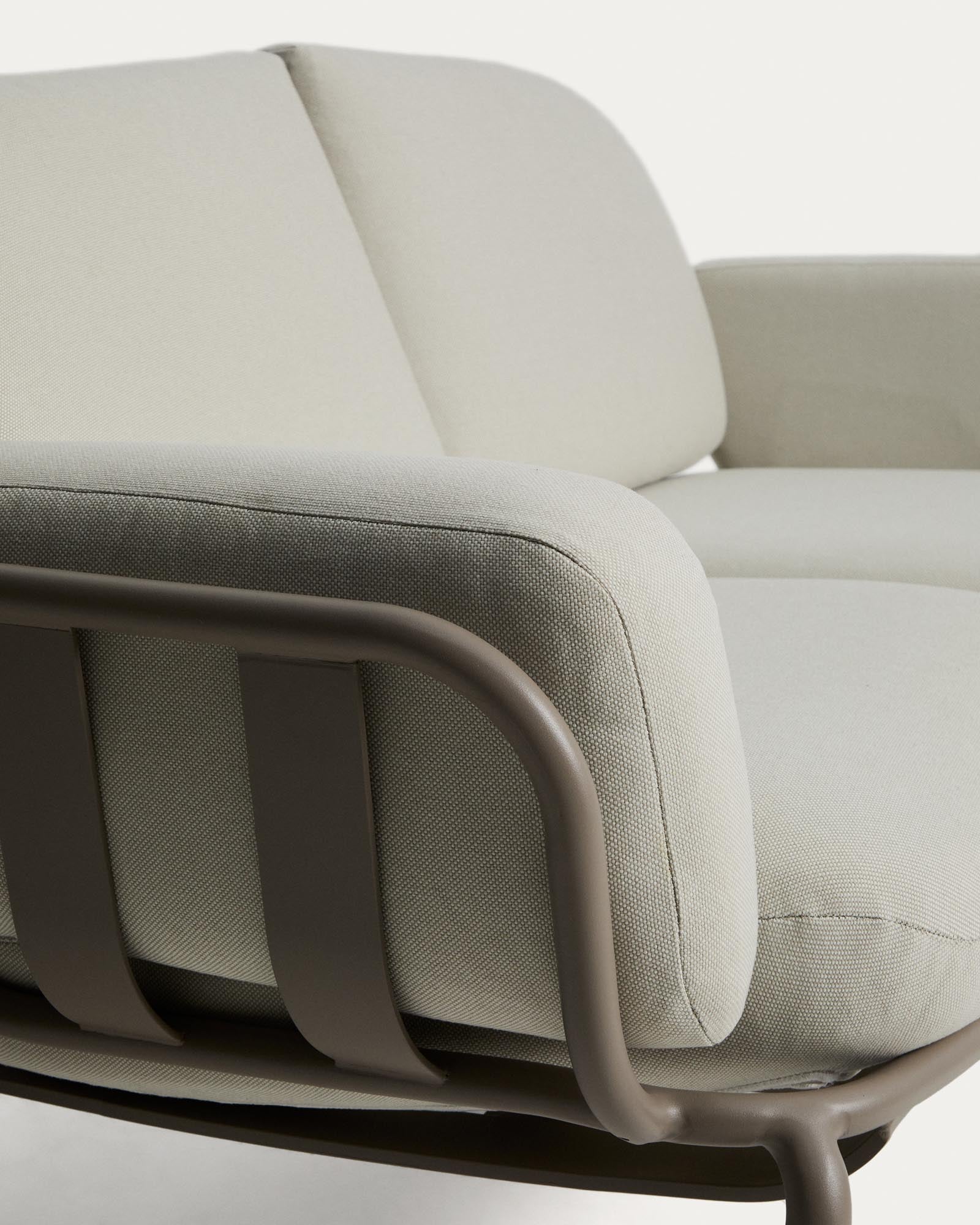 Stylisches 2-Sitzer-Outdoor-Sofa Joncols in taupe mit beigen Kissen, ideal für entspannte Stunden im Freien.