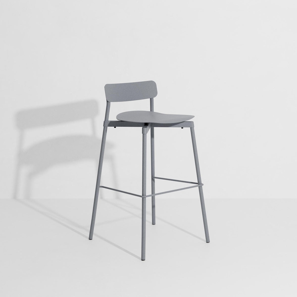 Barhocker Fromme aus schwarzem Aluminium mit mattierter, grained anti-UV-Pulverbeschichtung, schlanke Silhouette, Sitzhöhe 65cm.