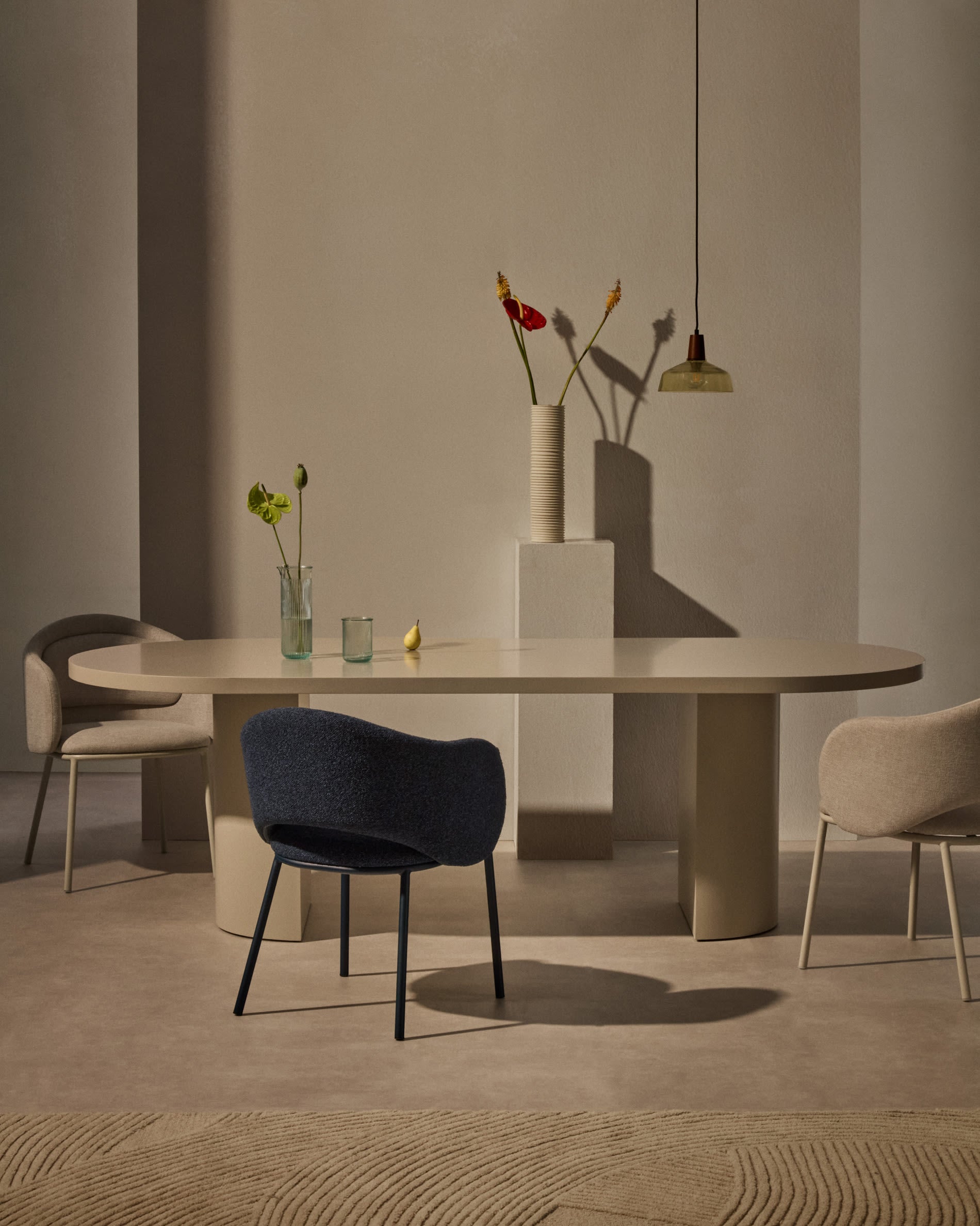 Milma Krug aus transparentem Recyclingglas in Klar präsentiert im Onlineshop von KAQTU Design AG. Krug ist von Kave Home