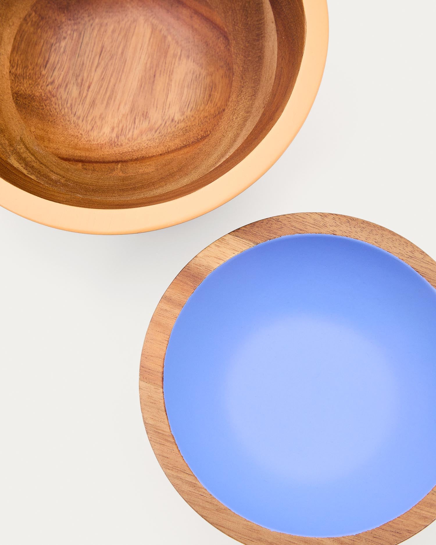 Set aus 2 mehrfarbigen Schalen Zairin aus Akazienholz, FSC 100 % in Mehrfarbig präsentiert im Onlineshop von KAQTU Design AG. Schale ist von Kave Home