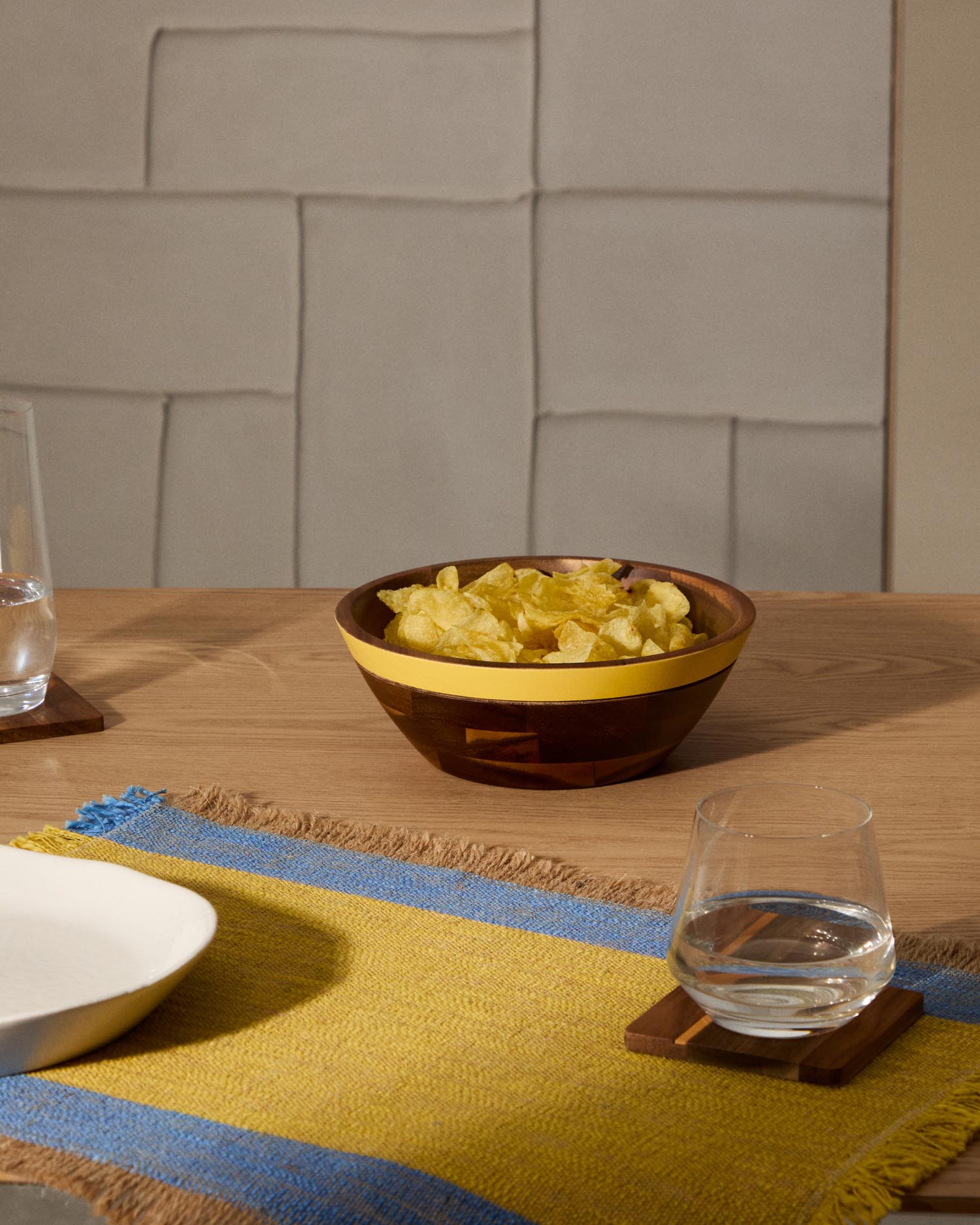 Gelbe Schale Zairin aus Akazienholz, FSC 100 % in Gelb präsentiert im Onlineshop von KAQTU Design AG. Schale ist von Kave Home