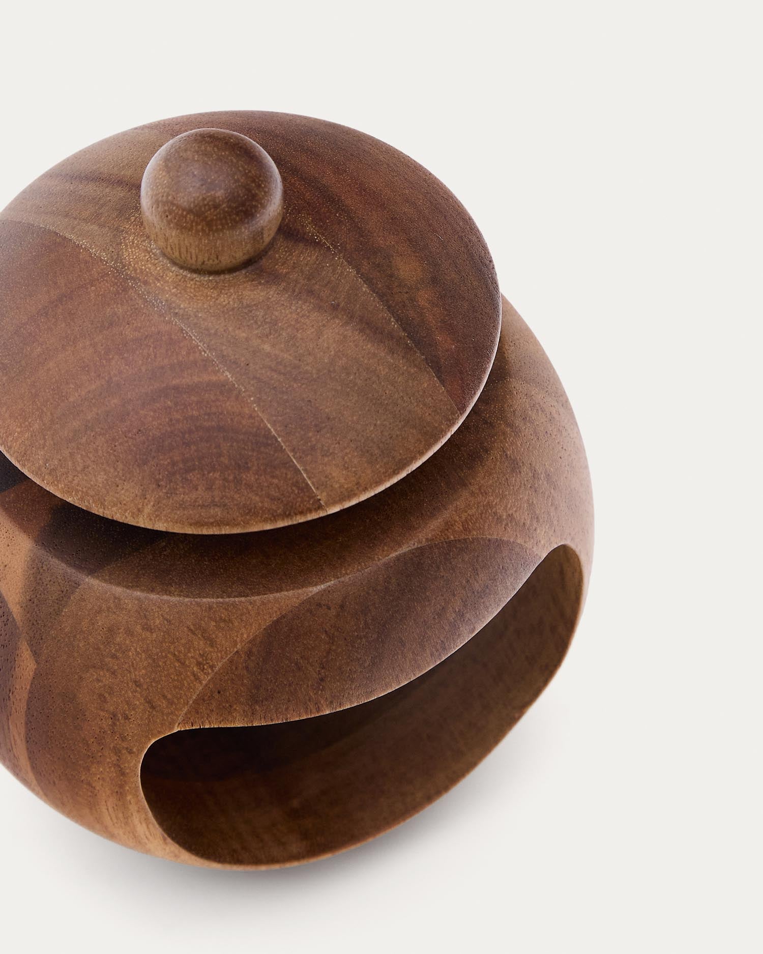 Nussknacker Nukha aus Akazienholz, FSC 100 % in Natur präsentiert im Onlineshop von KAQTU Design AG. Küchenhelfer ist von Kave Home