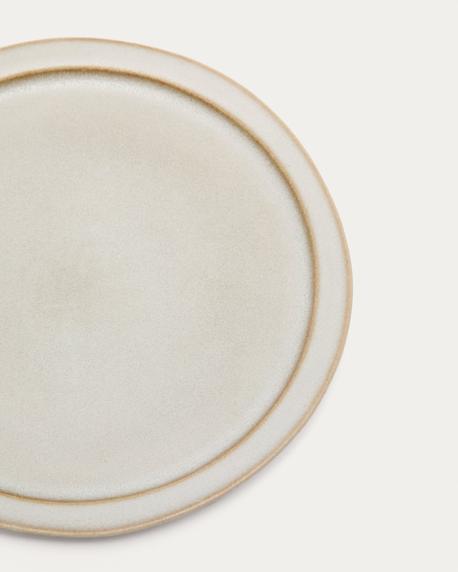 Eleganter Coval Keramik-Dessertteller in Weiss von Kave Home – ideal für stilvolle Anlässe und ansprechende Präsentationen Ihrer Speisen.