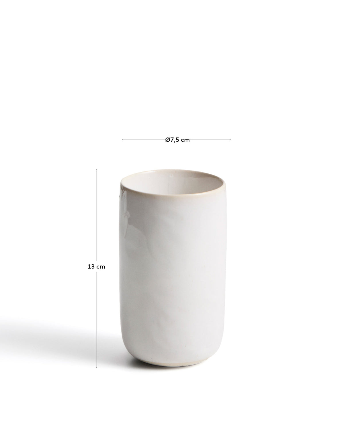 Tasse Uilo aus Keramik in Weiss in Weiss präsentiert im Onlineshop von KAQTU Design AG. Tasse ist von Kave Home