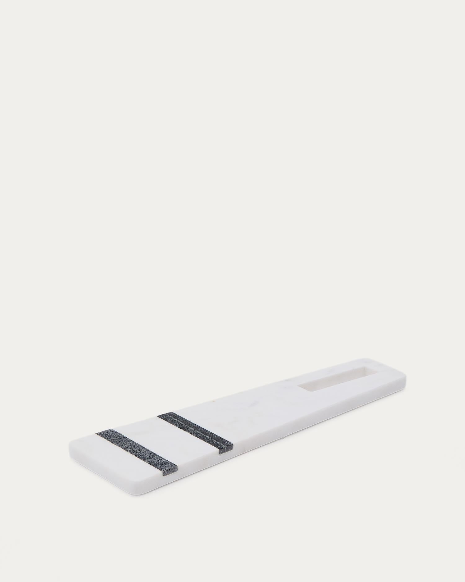 Kleines Servierbrett Nira aus weissem und schwarzem Marmor in Weiss, Schwarz präsentiert im Onlineshop von KAQTU Design AG. Schneidbrett ist von Kave Home