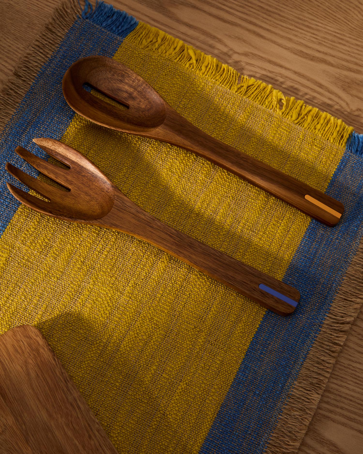 Küchenutensil Zairin aus Akazienholz FSC 100 % und Metall in Natur präsentiert im Onlineshop von KAQTU Design AG. Salatzubehör ist von Kave Home
