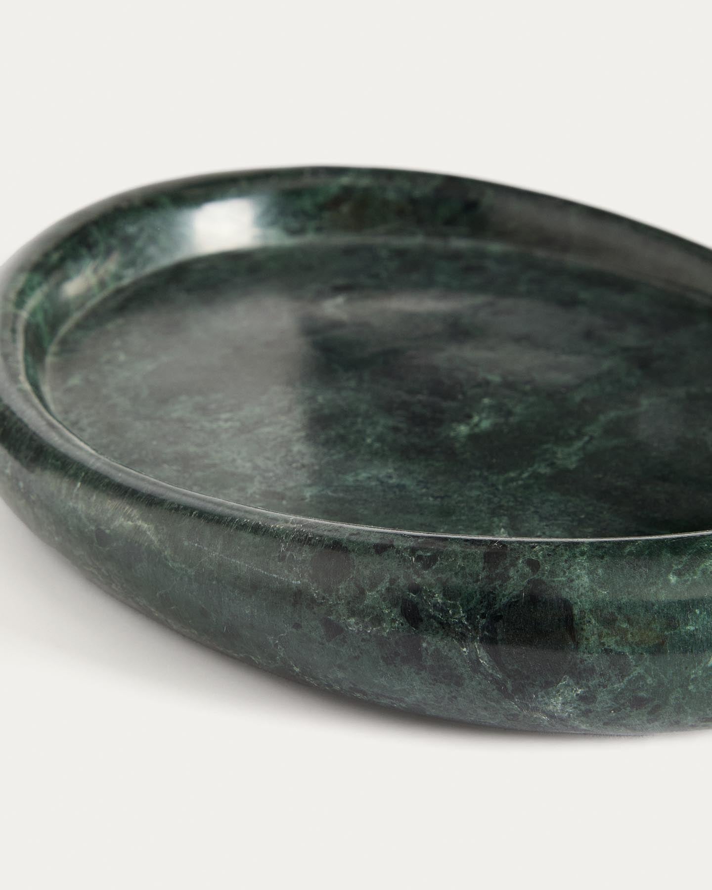 Tablett Lenorel aus grünem Marmor 30 x 23 cm in Grün präsentiert im Onlineshop von KAQTU Design AG. Tablett ist von Kave Home