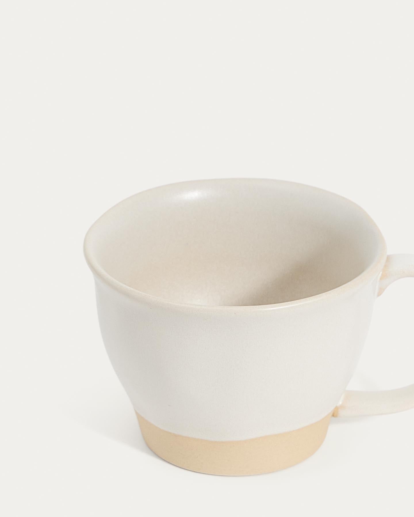 Große Tasse Azir aus Keramik in Beige in Beige präsentiert im Onlineshop von KAQTU Design AG. Tasse ist von Kave Home