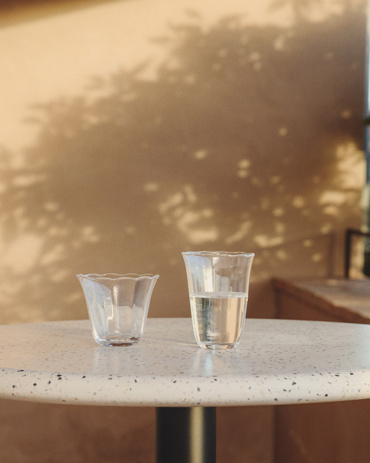Wasserglas Neia aus klarem Glas, 14,5 cl in Transparent präsentiert im Onlineshop von KAQTU Design AG. Trinkgläser ist von Kave Home