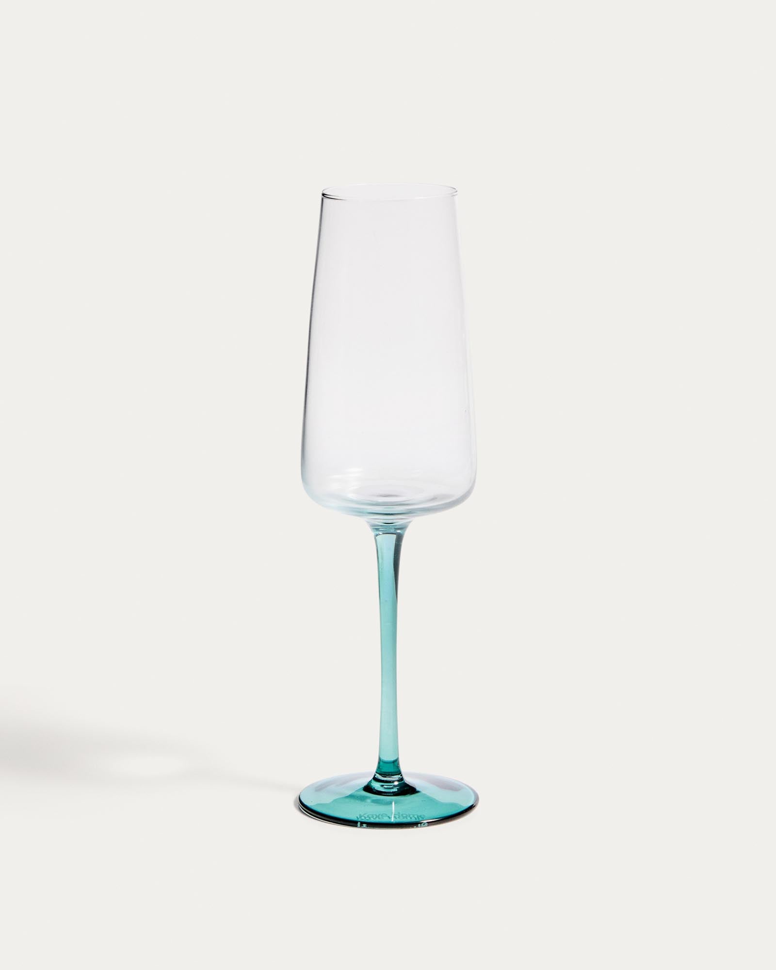 Sektglas Irides aus blau und klarem Glas, 31,5 cl in Blau präsentiert im Onlineshop von KAQTU Design AG. Champagner Flutes ist von Kave Home