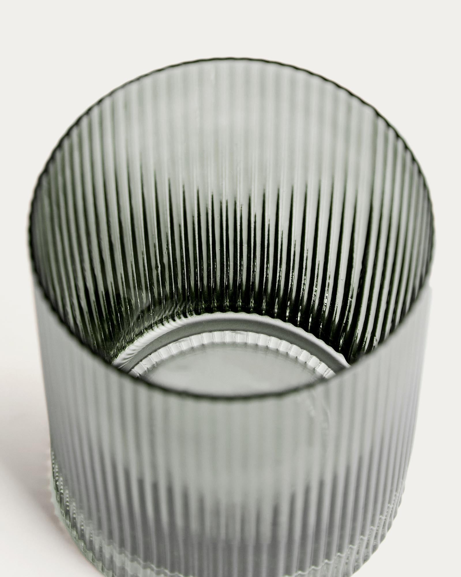 Elegantes Wasserglas Eluria aus grünem Glas mit 32,5 cl Fassungsvermögen, ideal für stilvolle Tischdekoration und erfrischende Getränke.
