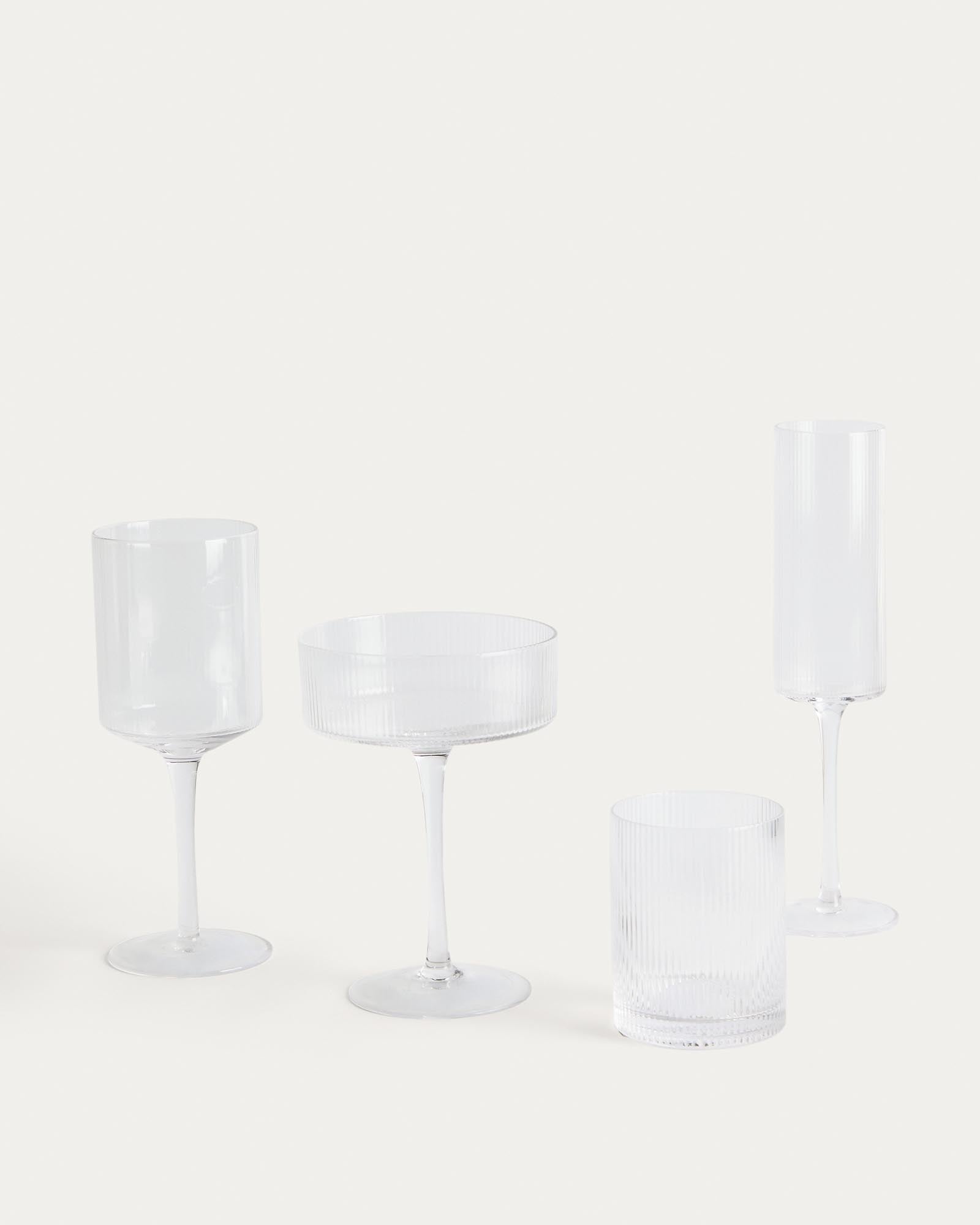 Elegantes Weinglas Eluria aus transparentem Glas mit 39,5 cl Fassungsvermögen, ideal für jeden Anlass und Wein. Zeitloses Design für Genießer.