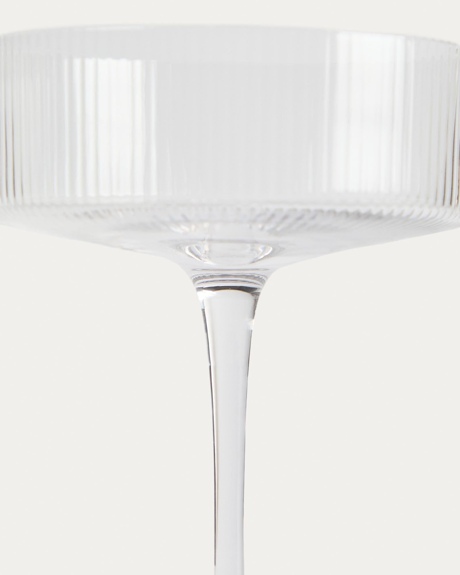 Schickes Eluria Cocktailglas von Kave Home, 31,5 cl, aus klarem Glas, perfekt für kreative Cocktails und festliche Anlässe.