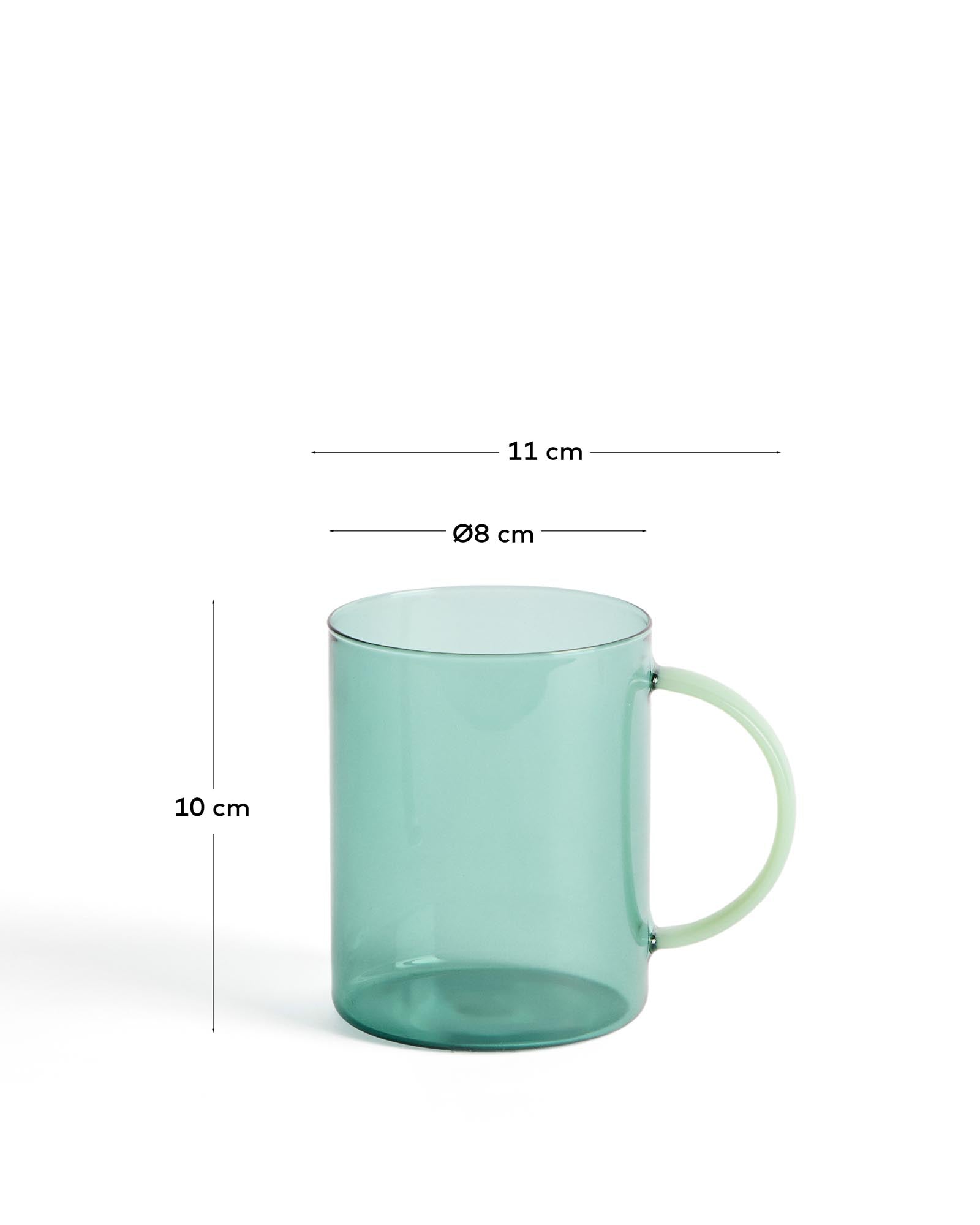 Stilvolle Tasse Micla aus grünem Glas von Kave Home, perfekt für kreative Kaffeepausen und geschmackvolle Präsentationen.