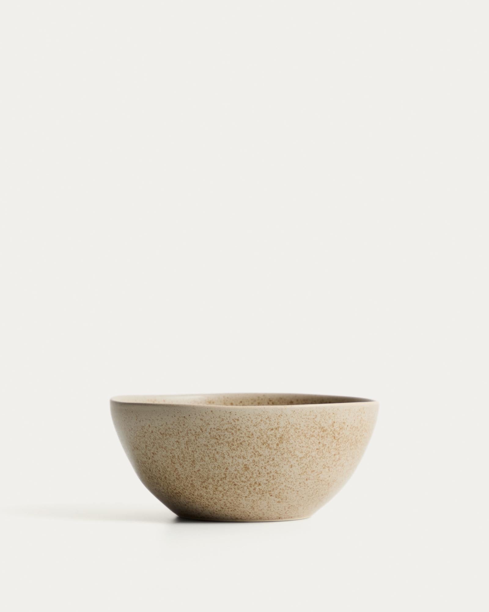 Beige Keramikschale Sarel von Kave Home, perfekt für dekorative Akzente und praktische Nutzung in jedem Zuhause.