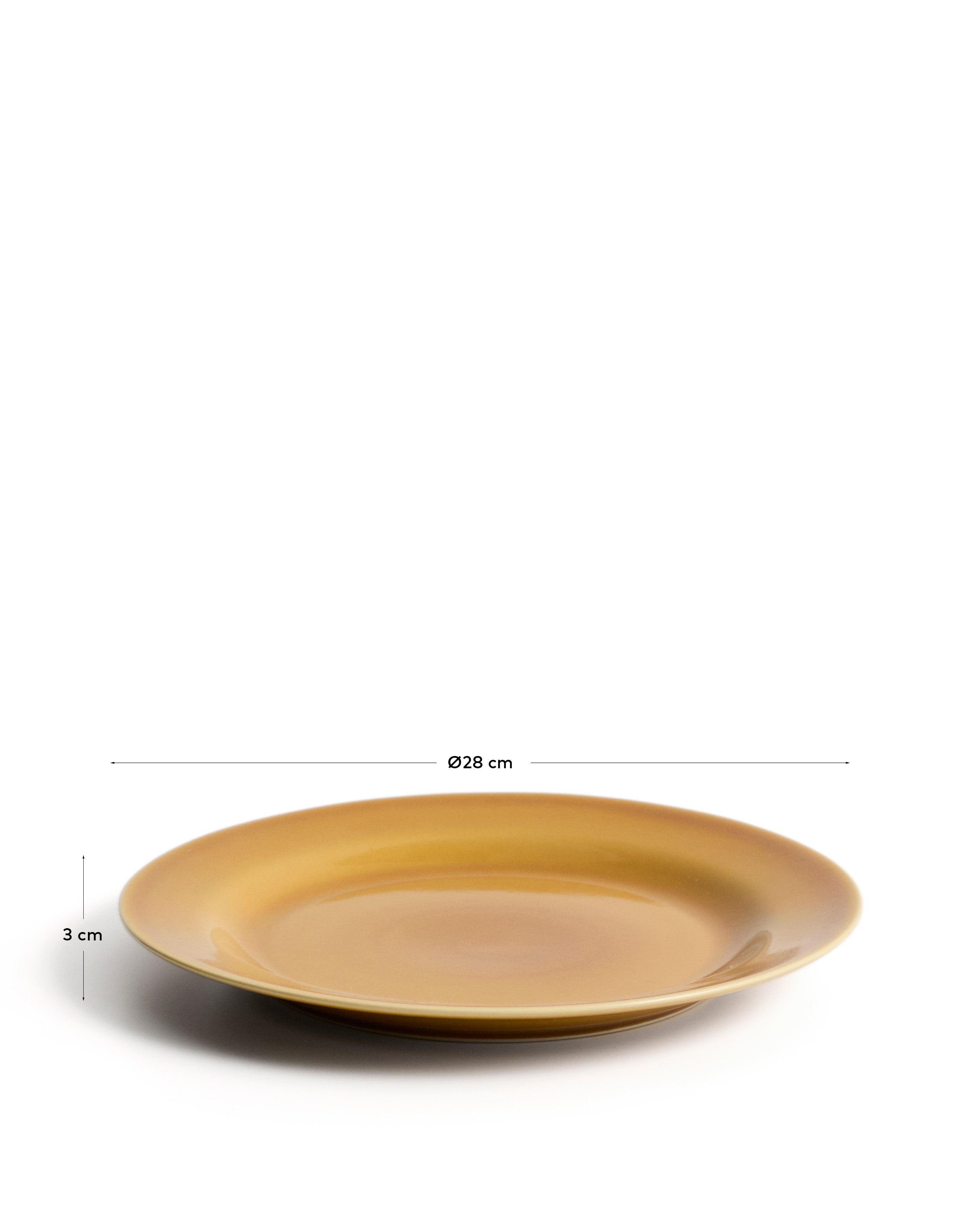 Heller, flacher Teller Selune aus Keramik in Gelb von Kave Home, perfekt für kreative Anrichte und moderne Essenspräsentation.