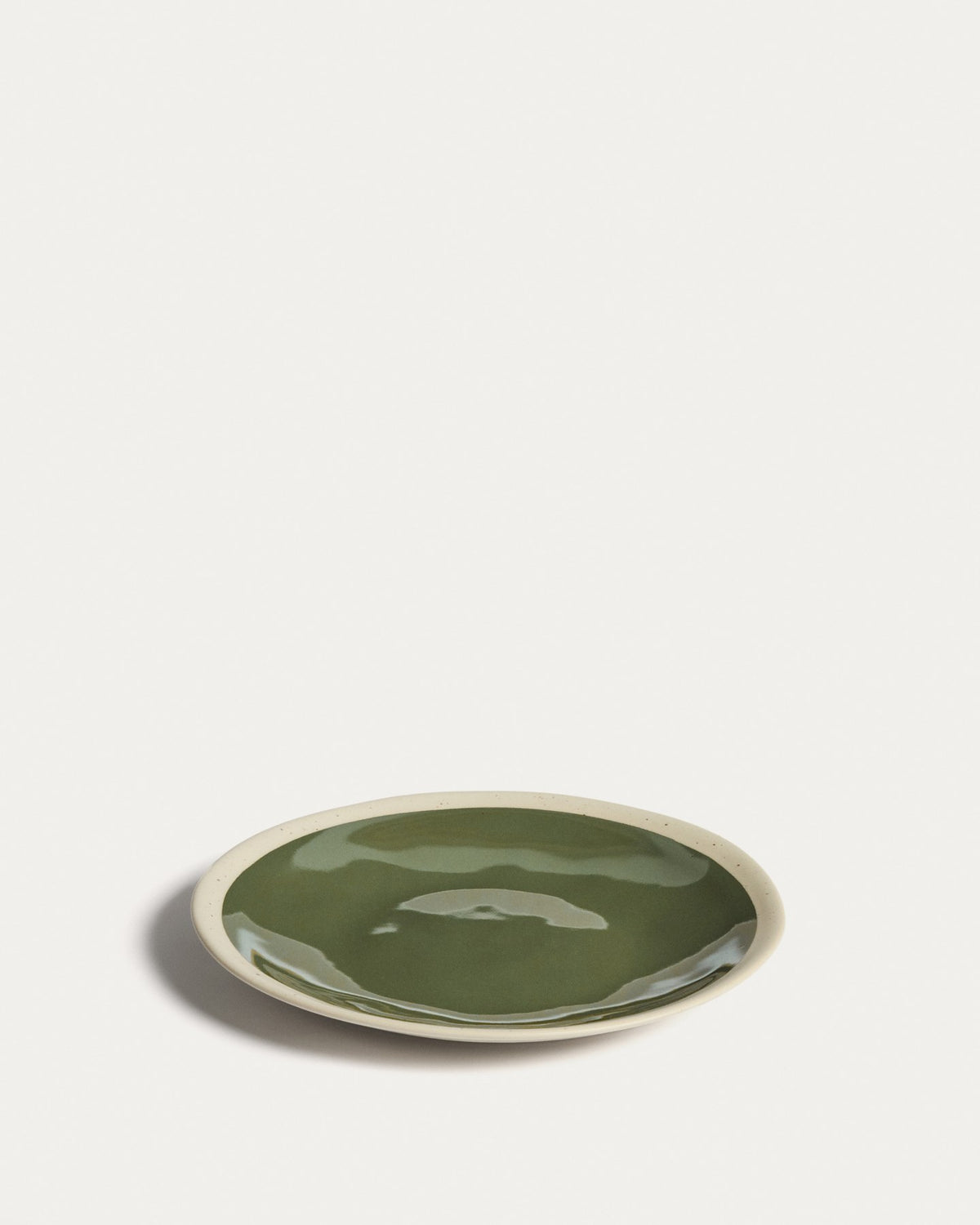 Runder Dessertteller aus Keramik in Beige mit grünem Boden, glänzende Oberfläche, Durchmesser 27.5 cm, Kollektion Nale von Kave Home.
