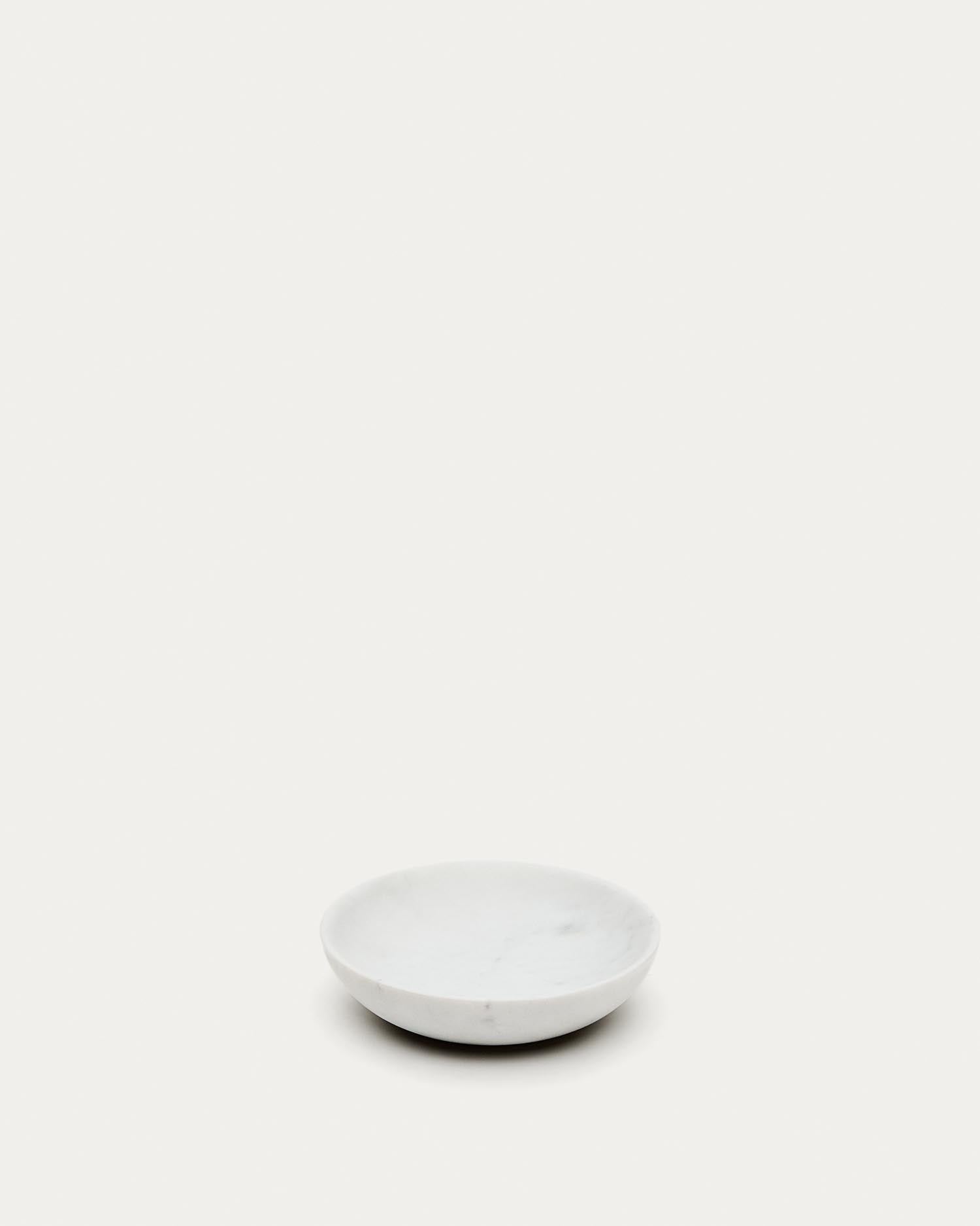 Kleines Tablett Ecin aus weissem Marmor in Weiss präsentiert im Onlineshop von KAQTU Design AG. Tablett ist von Kave Home