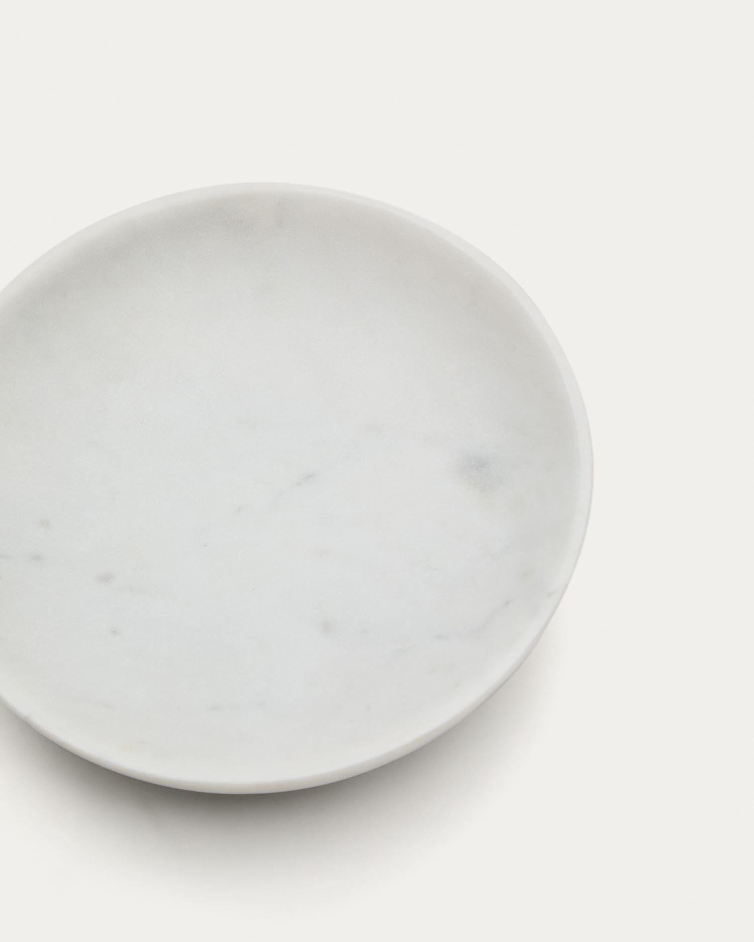 Kleines Tablett Ecin aus weissem Marmor in Weiss präsentiert im Onlineshop von KAQTU Design AG. Tablett ist von Kave Home