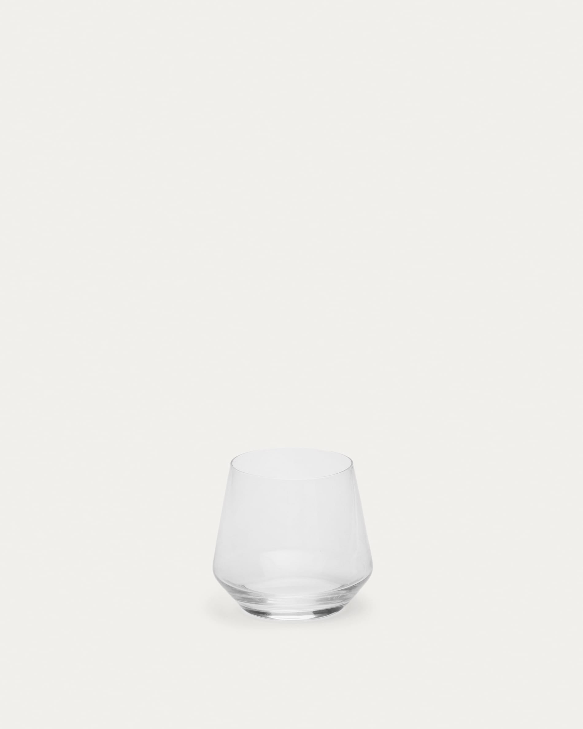 Elegantes Glas Kiro 40 cl von Kave Home: Facettiertes Design, hochwertiges Klarglas, vielseitig und langlebig. Perfekt für jeden Anlass.