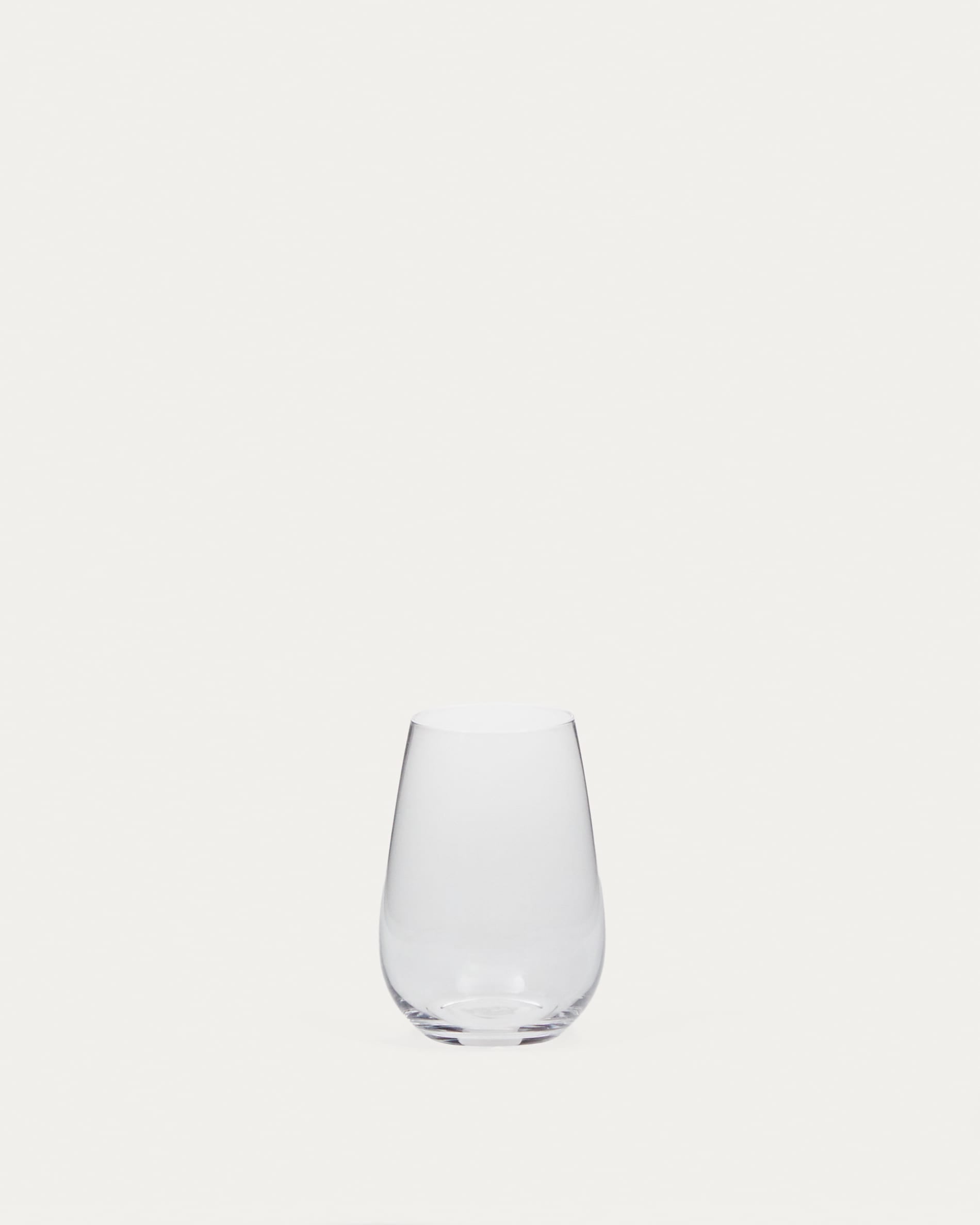 Elegantes 70 cl Altira-Glas von Kave Home: Klarglas, robust, spülmaschinenfest, ideal für Getränke, vereint Design & Funktionalität.