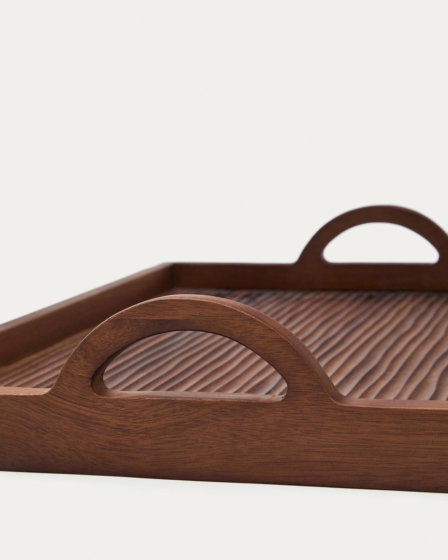 Tablett Rommu aus Akazienholz FSC 100% in Braun präsentiert im Onlineshop von KAQTU Design AG. Tablett ist von Kave Home