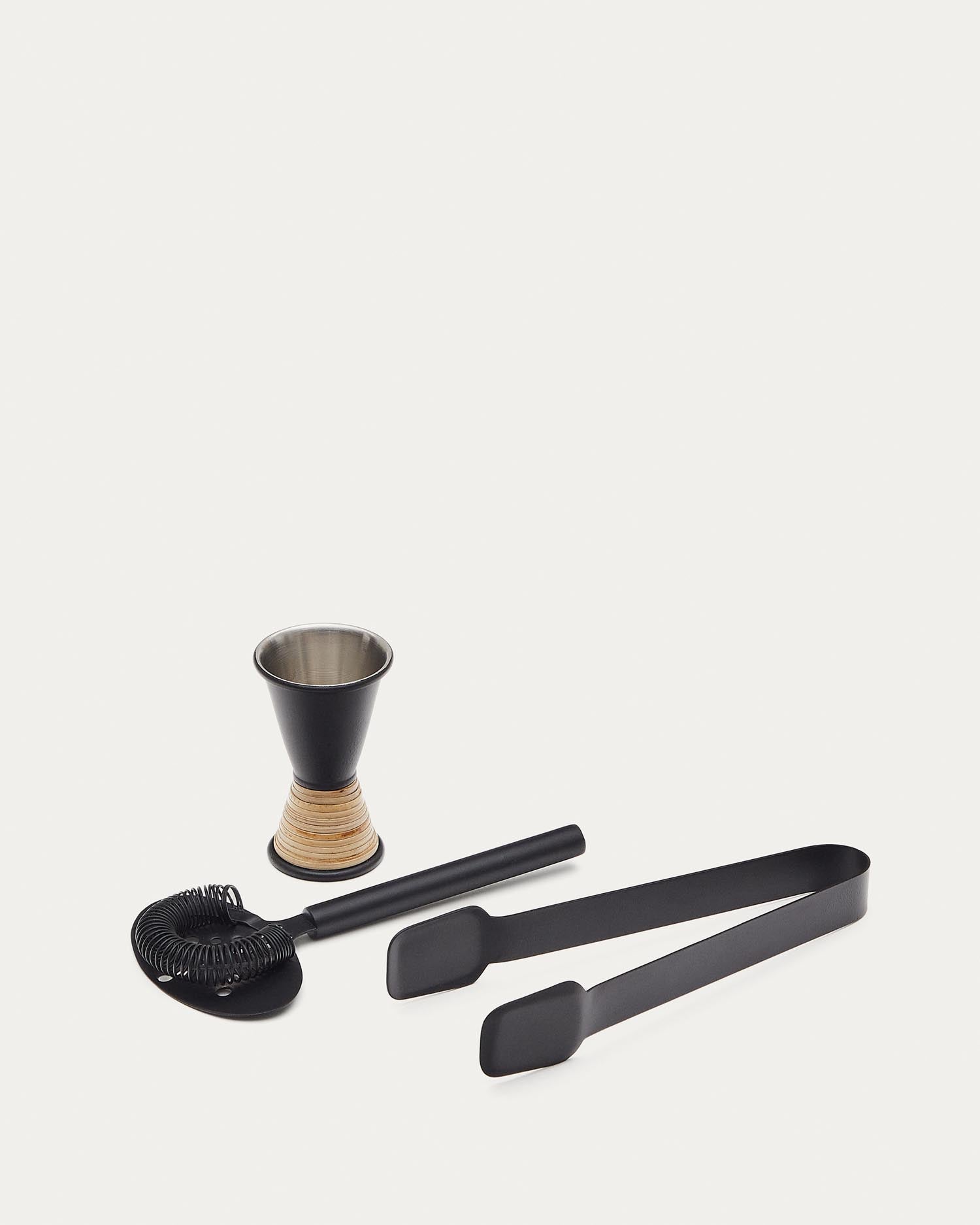 Shai Set Cocktailzubehör aus Edelstahl in Schwarz und Rattan in Schwarz präsentiert im Onlineshop von KAQTU Design AG. Barzubehör ist von Kave Home