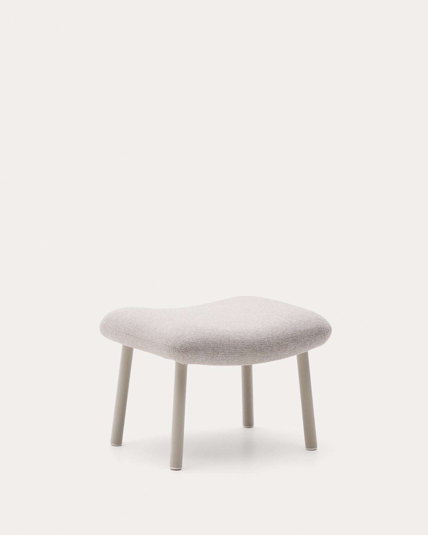 Fußablage Inari in Beige und beige lackierter Stahl 60 x 50cm FSC Mix Credit in Beige präsentiert im Onlineshop von KAQTU Design AG. Hocker ist von Kave Home