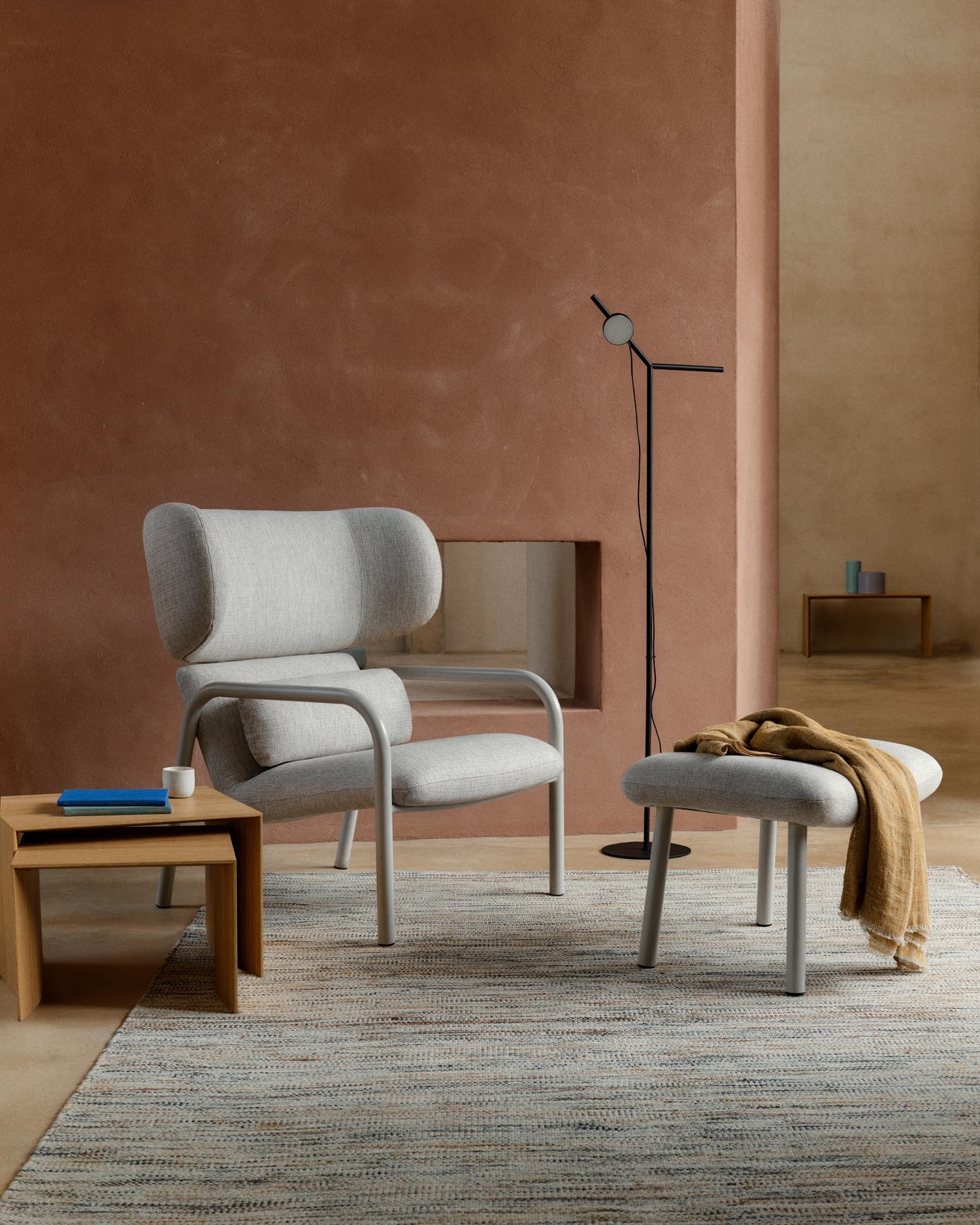 Entdecken Sie die elegante Fußablage Inari in Beige von Kave Home – ein perfektes Zusammenspiel aus modernem Design, Komfort und umweltfreundlichen Materialien.