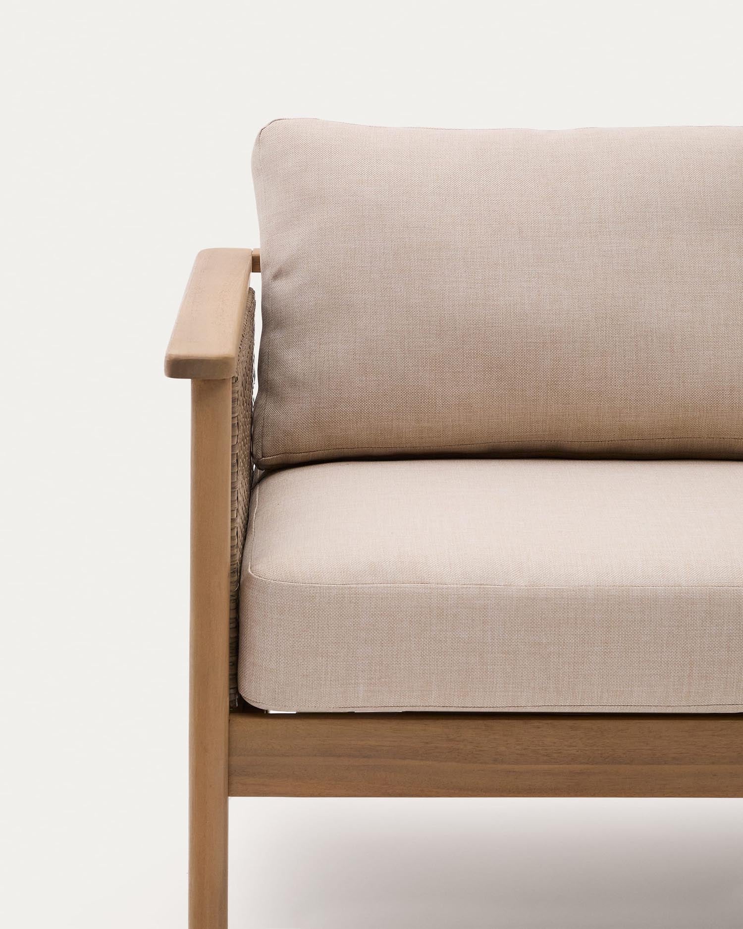 Elegantes Alabe-Set: 2-Sitzer-Sofa, 2 Sessel, Couchtisch aus FSC-zertifiziertem Akazienholz. Ideal für stilvolles, nachhaltiges Wohnen.