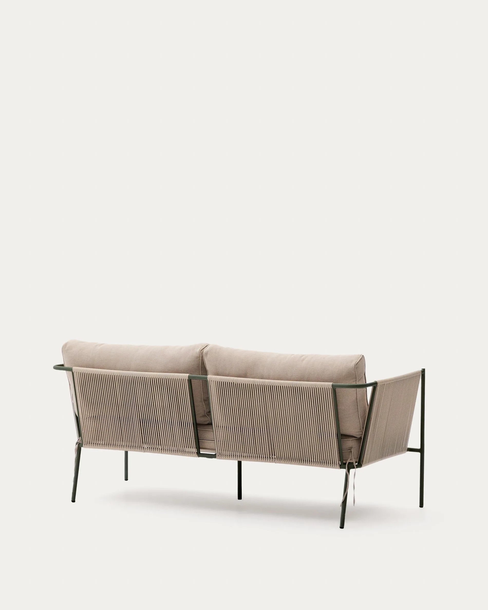 Elegantes 2-Sitzer-Sofa aus écrufarbenem Seil und grünem Stahl, ideal für stilvolle Entspannung im Freien.