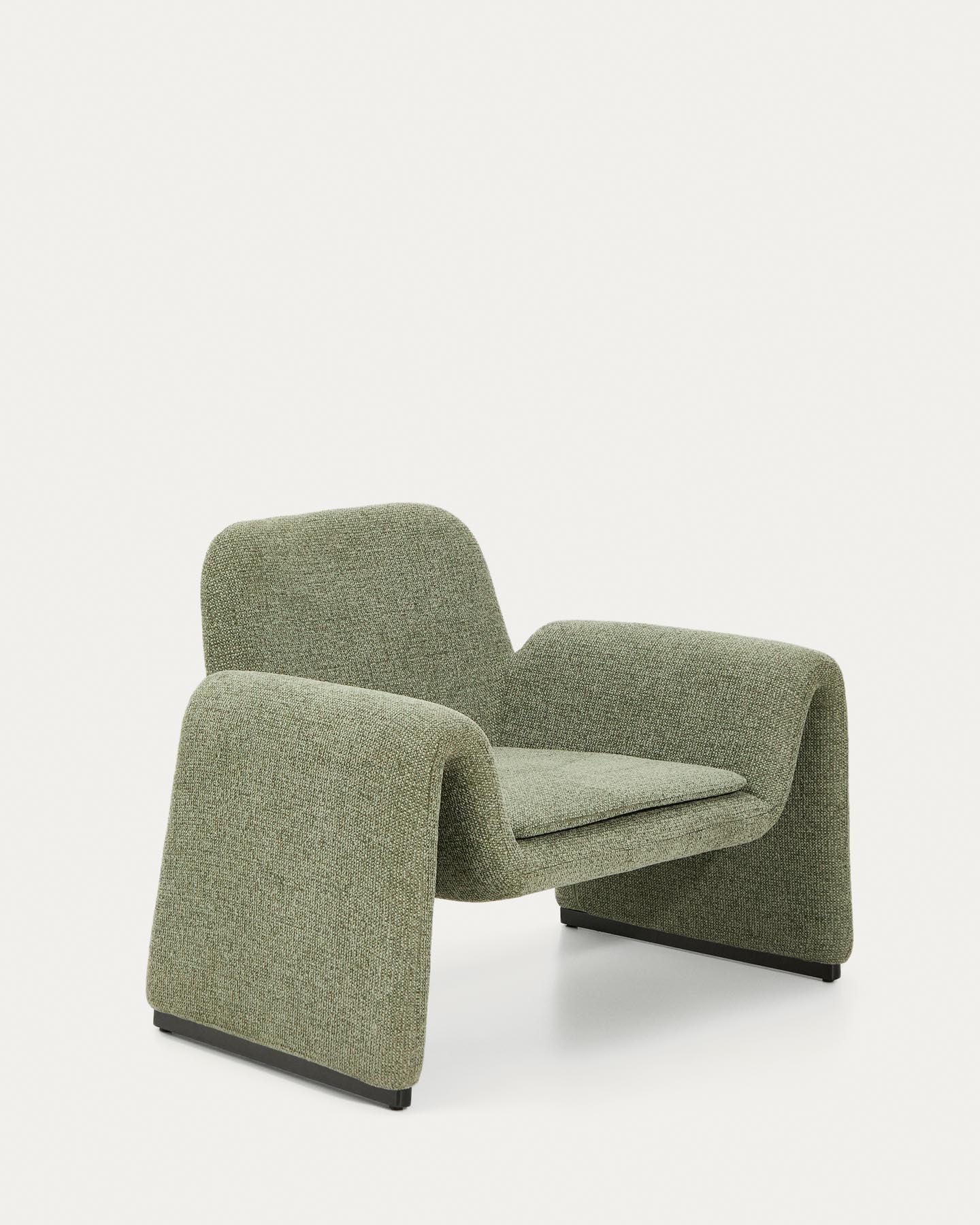 Sessel Melvia mit grüner Chenille in Hellgrün präsentiert im Onlineshop von KAQTU Design AG. Sessel ist von Kave Home