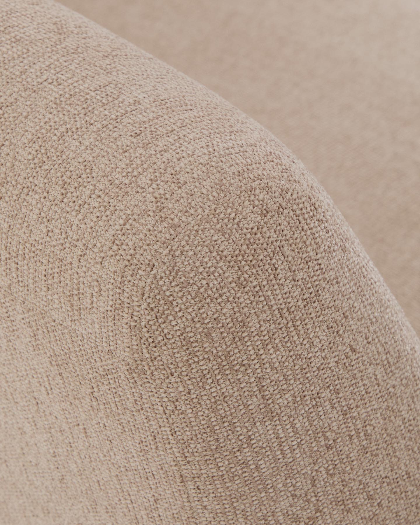 2-Sitzer-Sofa Amsen in Hellbraun aus Nussbaumsperrholz und Beinen aus em gebürsteten Edelstahl 150 cm in Hellbraun präsentiert im Onlineshop von KAQTU Design AG. 2er Sofa ist von Kave Home