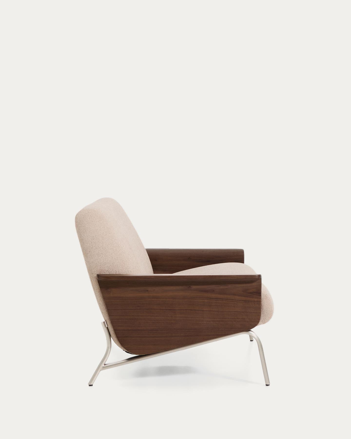 2-Sitzer-Sofa Amsen in Hellbraun aus Nussbaumsperrholz und Beinen aus em gebürsteten Edelstahl 150 cm in Hellbraun präsentiert im Onlineshop von KAQTU Design AG. 2er Sofa ist von Kave Home