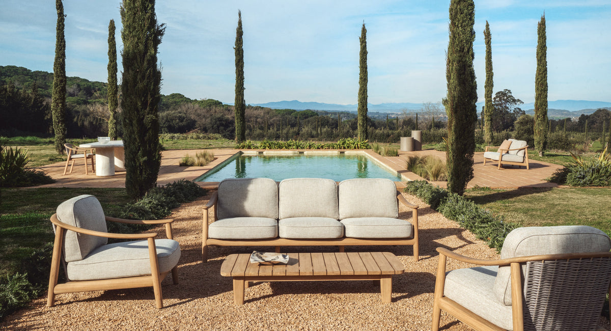 2-Sitzer Outdoor-Sofa Elunda aus massivem Teakholz, FSC 100 %, 149 cm in Beige, Natur, Hellgrau präsentiert im Onlineshop von KAQTU Design AG. Lounge Sofa ist von Kave Home