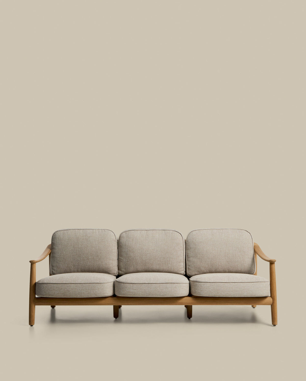 3-Sitzer Outdoor-Sofa Elunda aus massivem Teakholz, FSC 100 %, 215 cm in Beige, Natur, Hellgrau präsentiert im Onlineshop von KAQTU Design AG. Lounge Sofa ist von Kave Home