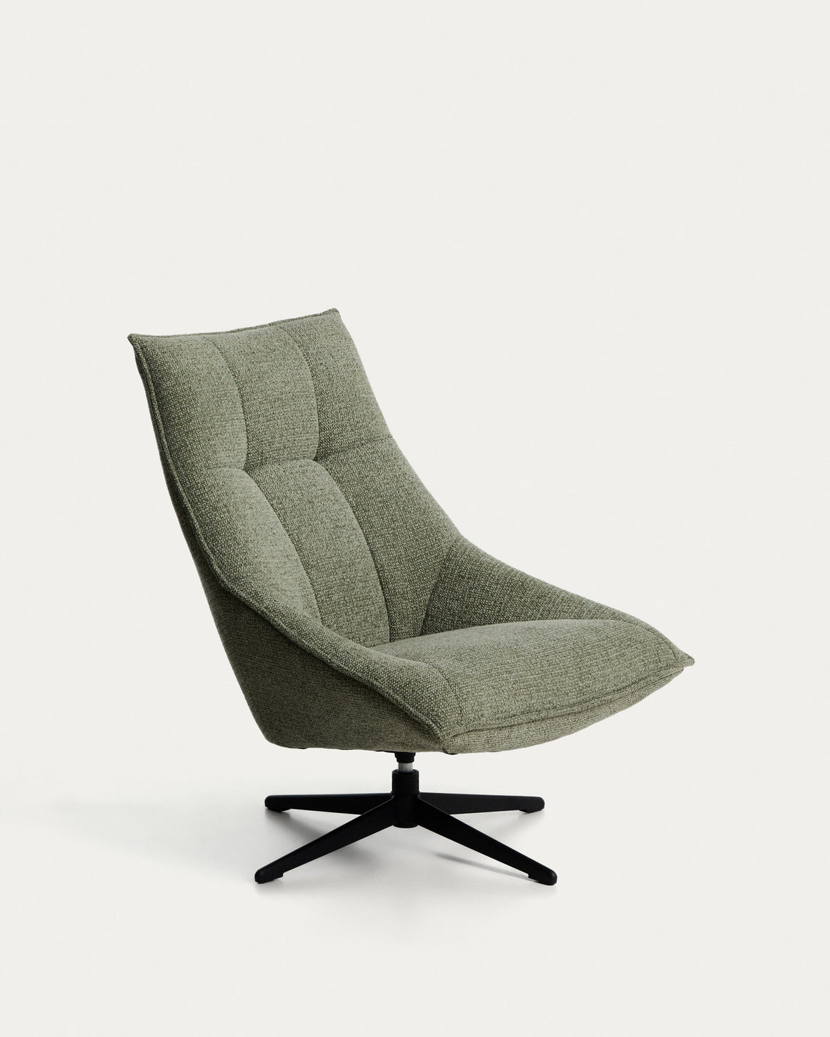 Drehsessel Dirala mit grüner Chenille und schwarz lackiertem Stahl, FSC 100 % in Hellgrün präsentiert im Onlineshop von KAQTU Design AG. Drehsessel ist von Kave Home