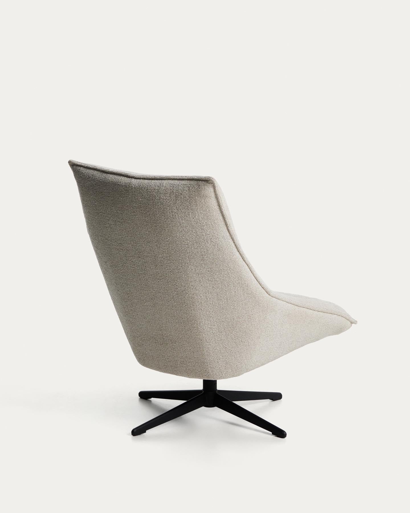 Drehsessel Dirala mit beiger Chenille und schwarz lackiertem Stahl, FSC 100 % in Beige präsentiert im Onlineshop von KAQTU Design AG. Drehsessel ist von Kave Home