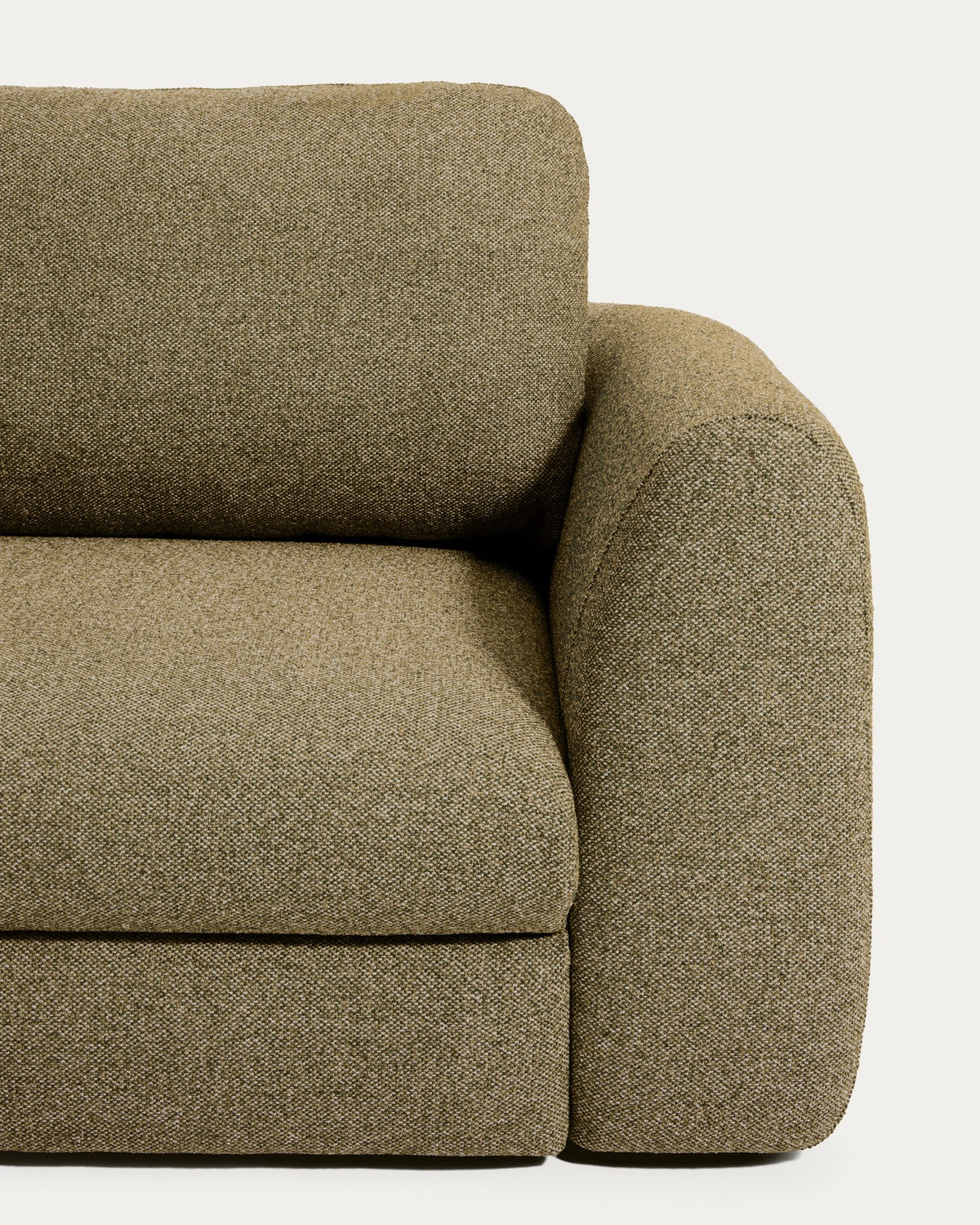 4-Sitzer Bettsofa Vera in Dunkelgrün mit abgerundeten Armlehnen, schwarzen Beinen und texturiertem Gewebebezug, Y-open Öffnungssystem sichtbar.