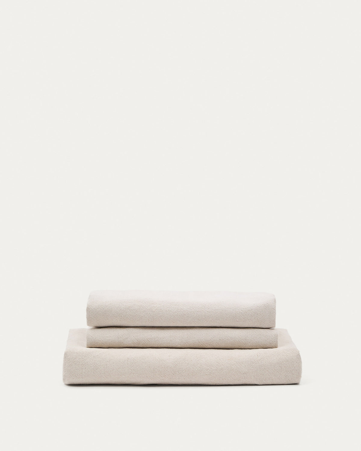 Bezug 3-Sitzer-Sofa Zenira mit Kissen aus Baumwolle und Leinen in Beige 230 cm in Beige präsentiert im Onlineshop von KAQTU Design AG. Sofa-Zubehör ist von Kave Home